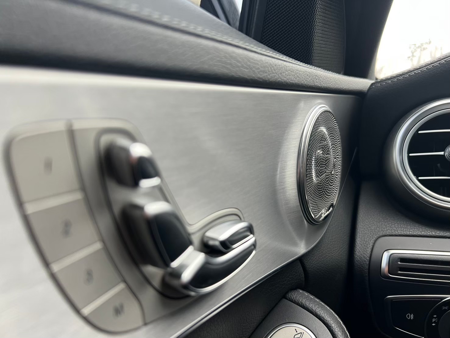 2014 賓士 C250 AMG 電話：0966218569 賴：imkc9718  第8張相片