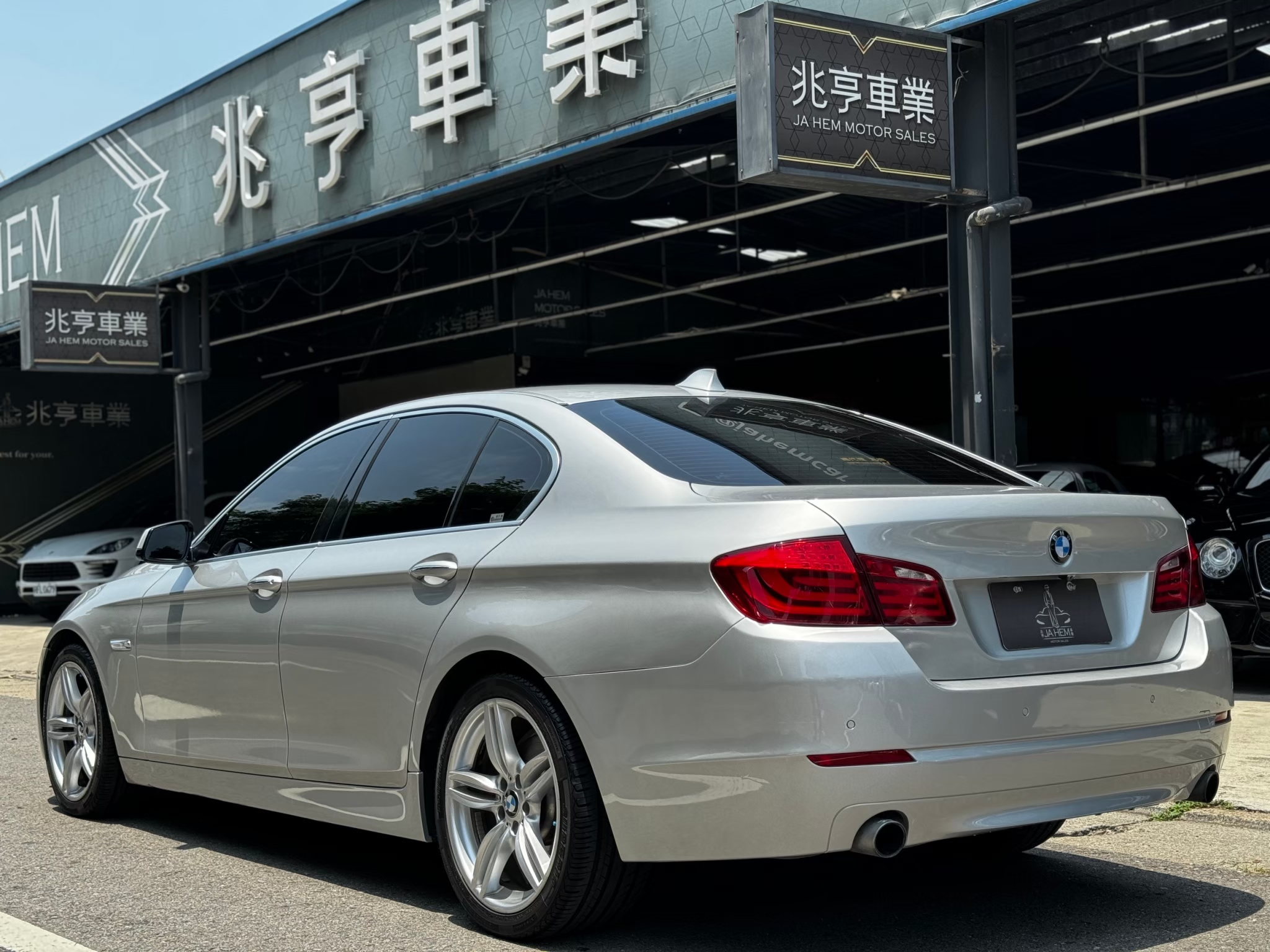 2013 寶馬Bmw Active Hybrid 5 電話：0966218569 賴：imkc9718  第13張相片