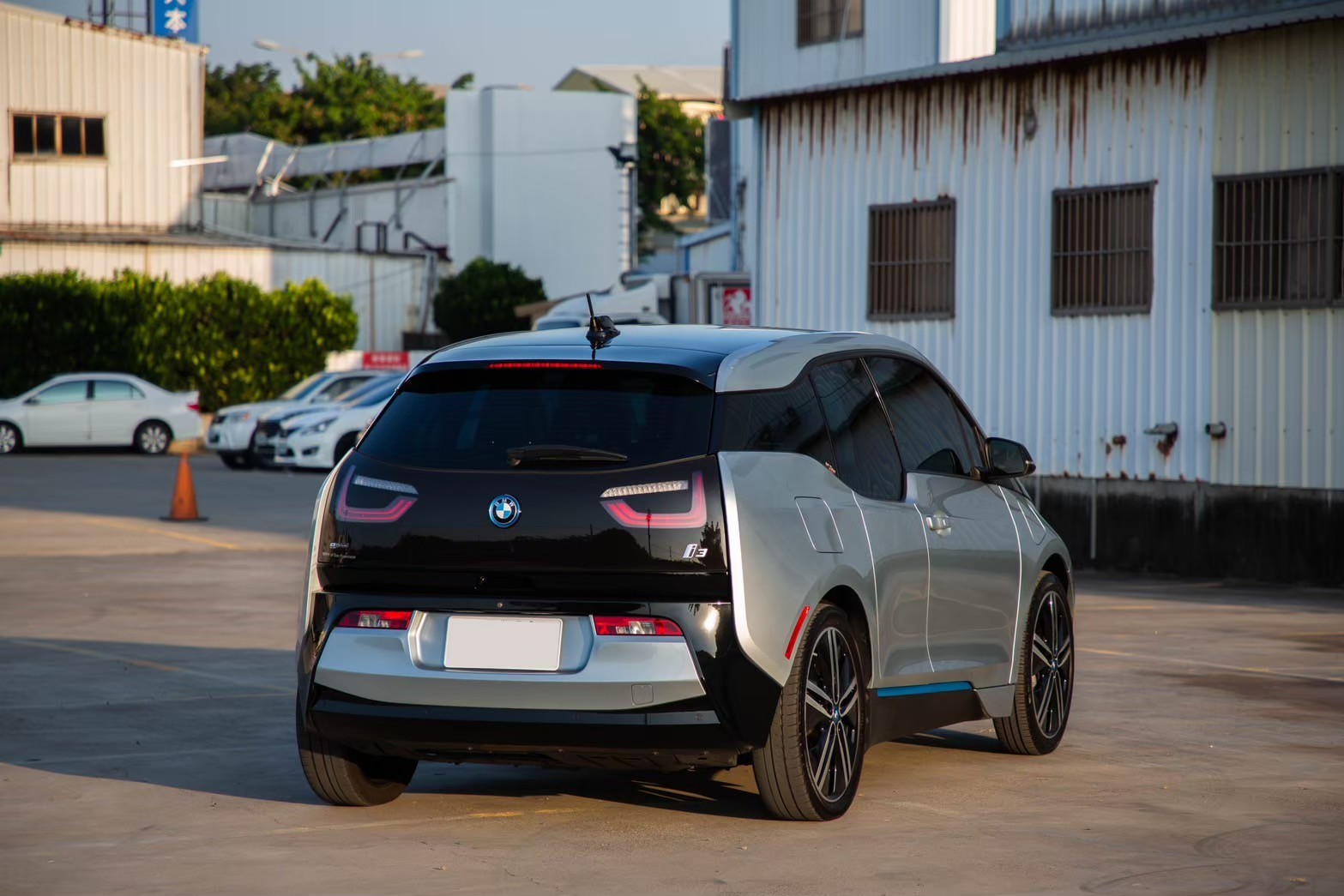 2017 寶馬 Bmw i3 REX 電話：0966218569 賴：imkc9718  第14張相片