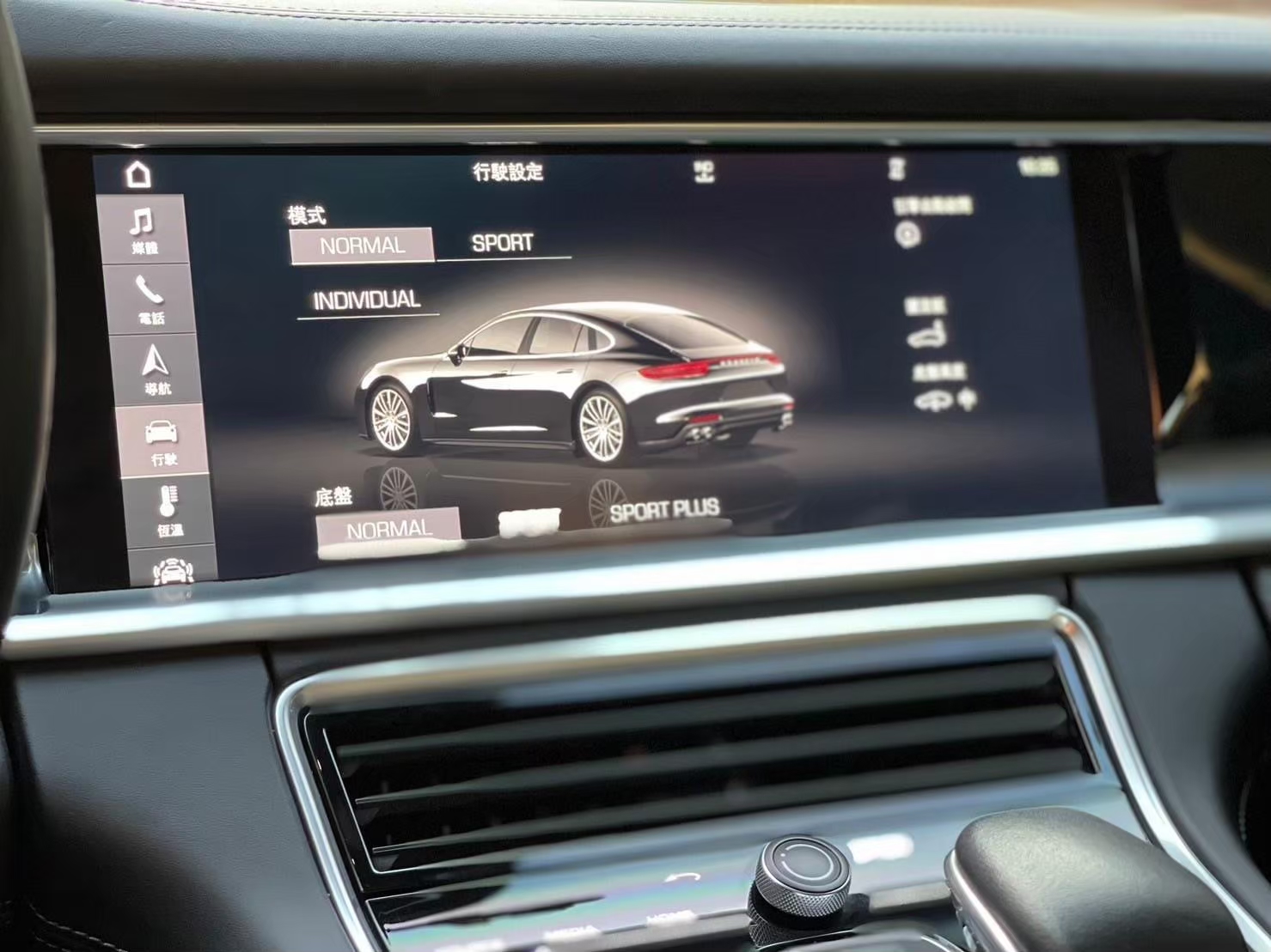 2017 保時捷 Porsche Panamera 4S  電話：0966218569 賴：imkc9718  第4張相片