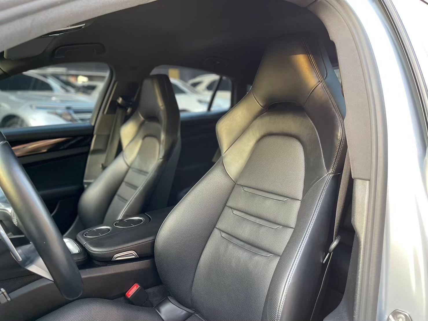 2017 保時捷 Porsche Panamera 4S  電話：0966218569 賴：imkc9718  第11張相片