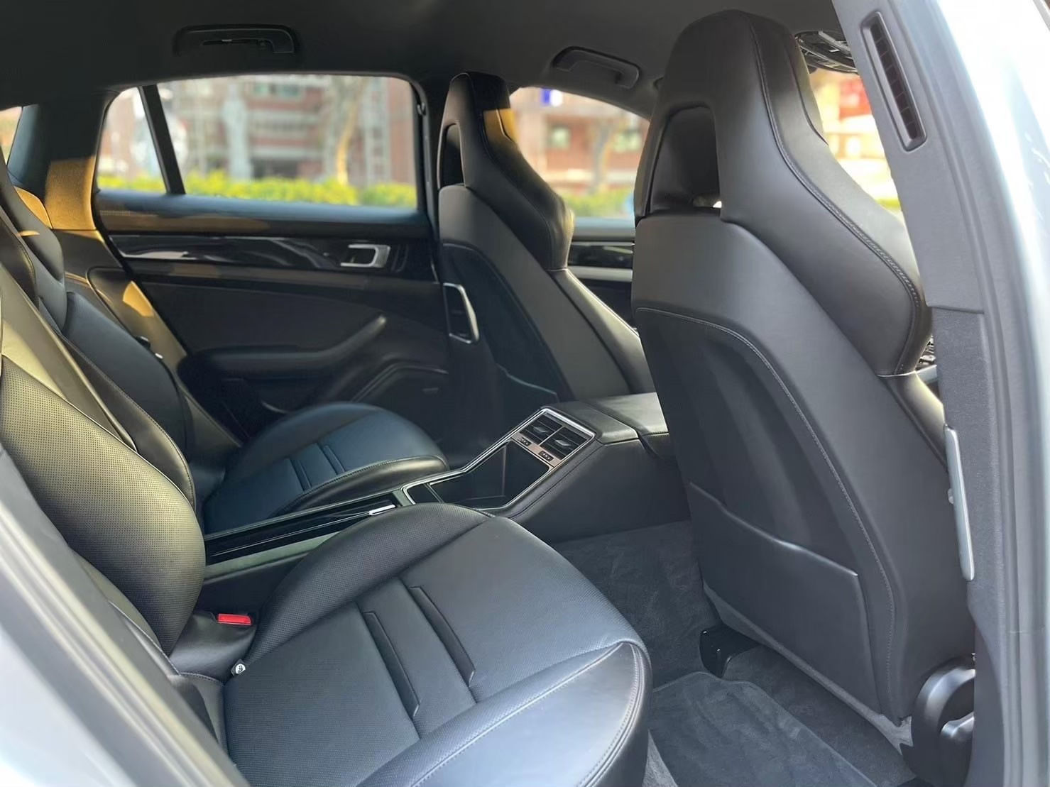 2017 保時捷 Porsche Panamera 4S  電話：0966218569 賴：imkc9718  第12張相片