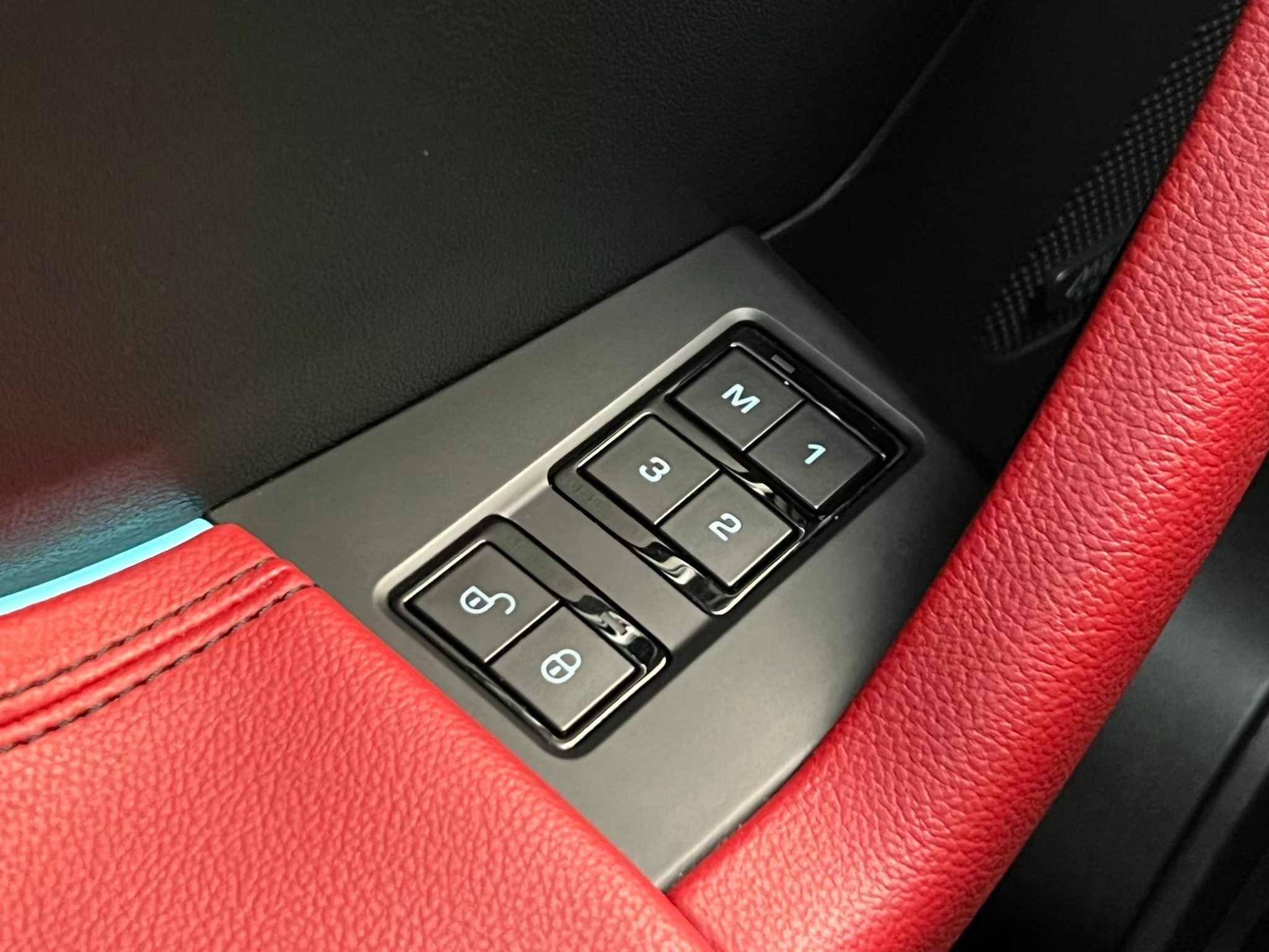 2016 捷豹 Jaguar F-Pace S 電話：0966218569 賴：imkc9718  第10張相片