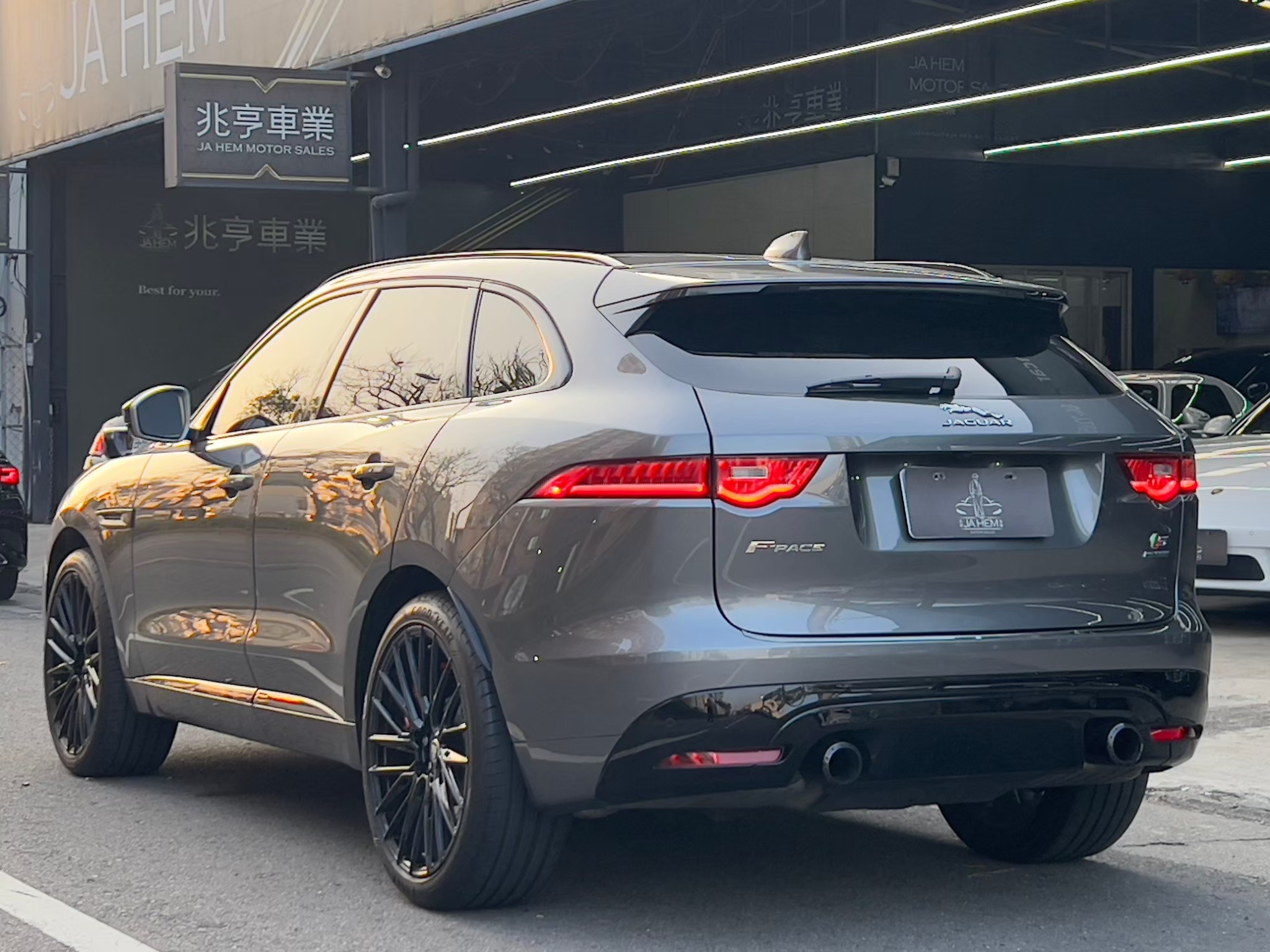 2016 捷豹 Jaguar F-Pace S 電話：0966218569 賴：imkc9718  第19張相片