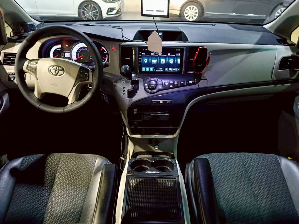 2013 豐田 Toyota Sienna 電話：0966218569 賴：imkc9718  第7張相片