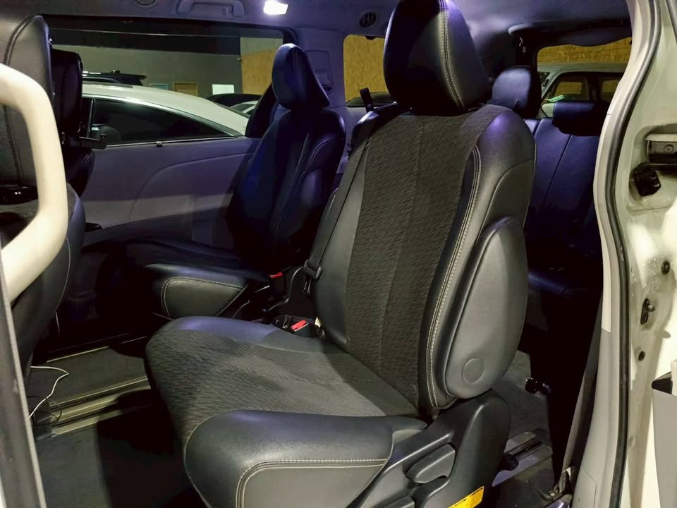 2013 豐田 Toyota Sienna 電話：0966218569 賴：imkc9718  第9張相片