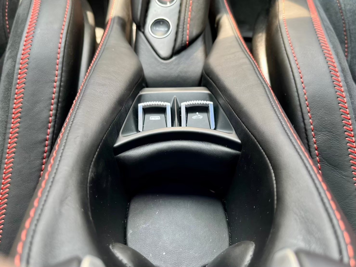 2019 麥拉倫 Mclaren 720 S 全台最便宜原版認證 電話0666218569 賴：imkc9718  第8張相片
