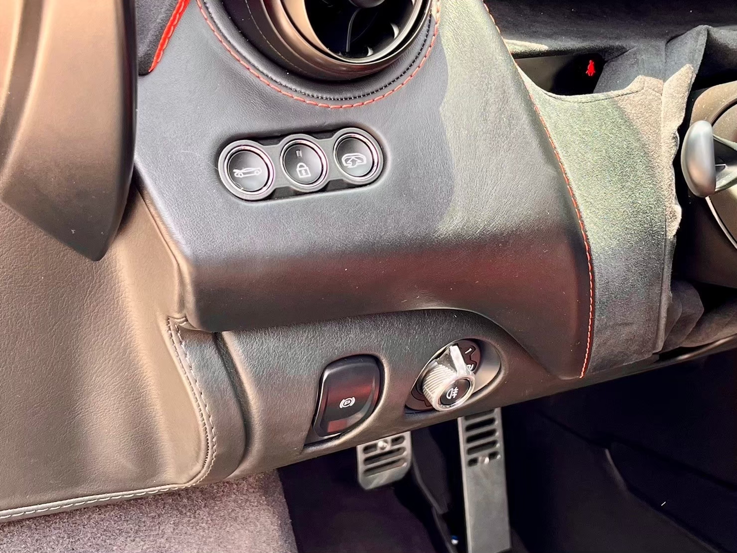 2019 麥拉倫 Mclaren 720 S 全台最便宜原版認證 電話0666218569 賴：imkc9718  第10張相片