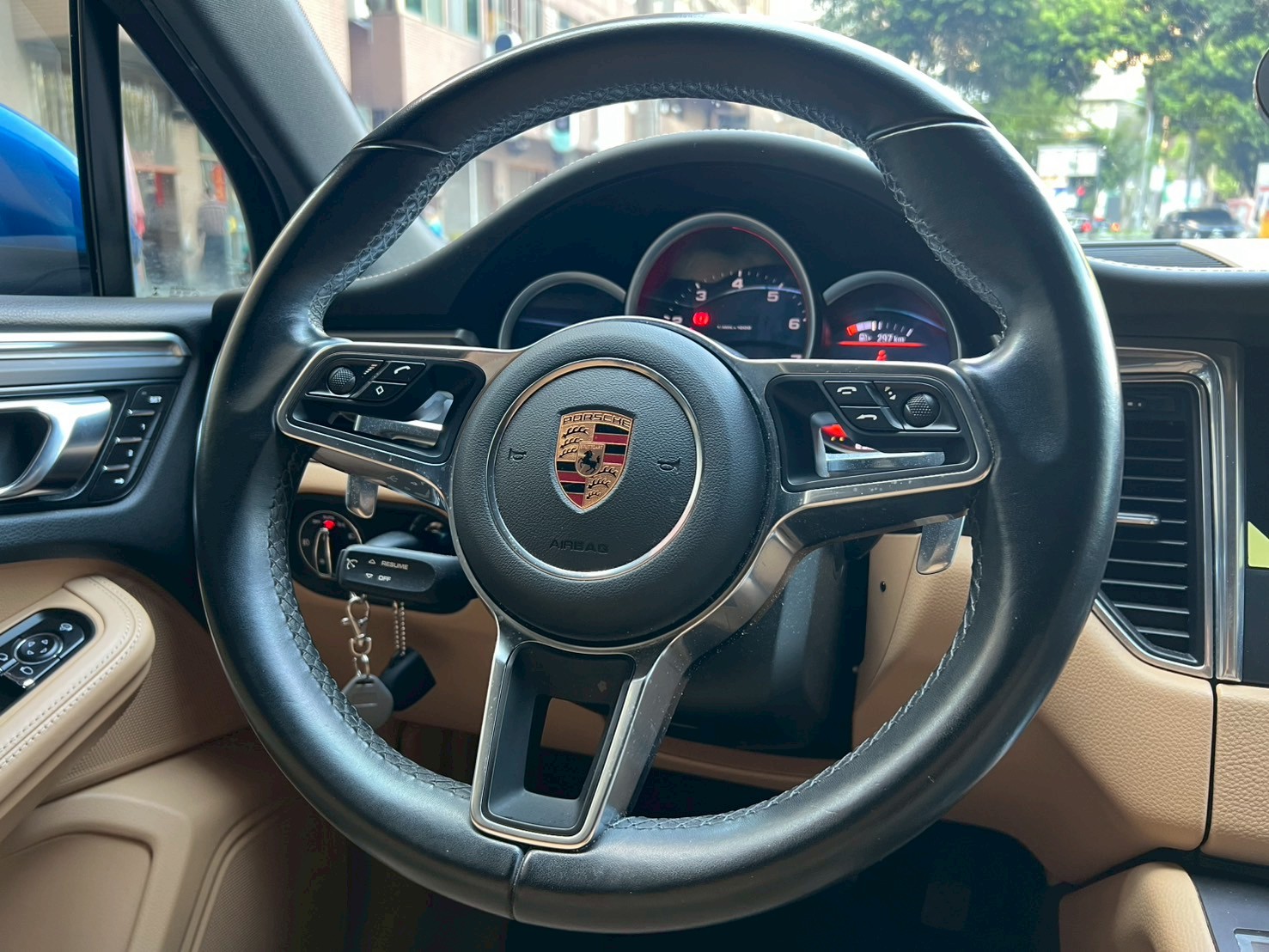 2017 保時捷 Porsche Macan 電話：0966218569 賴：imkc9718  第4張相片