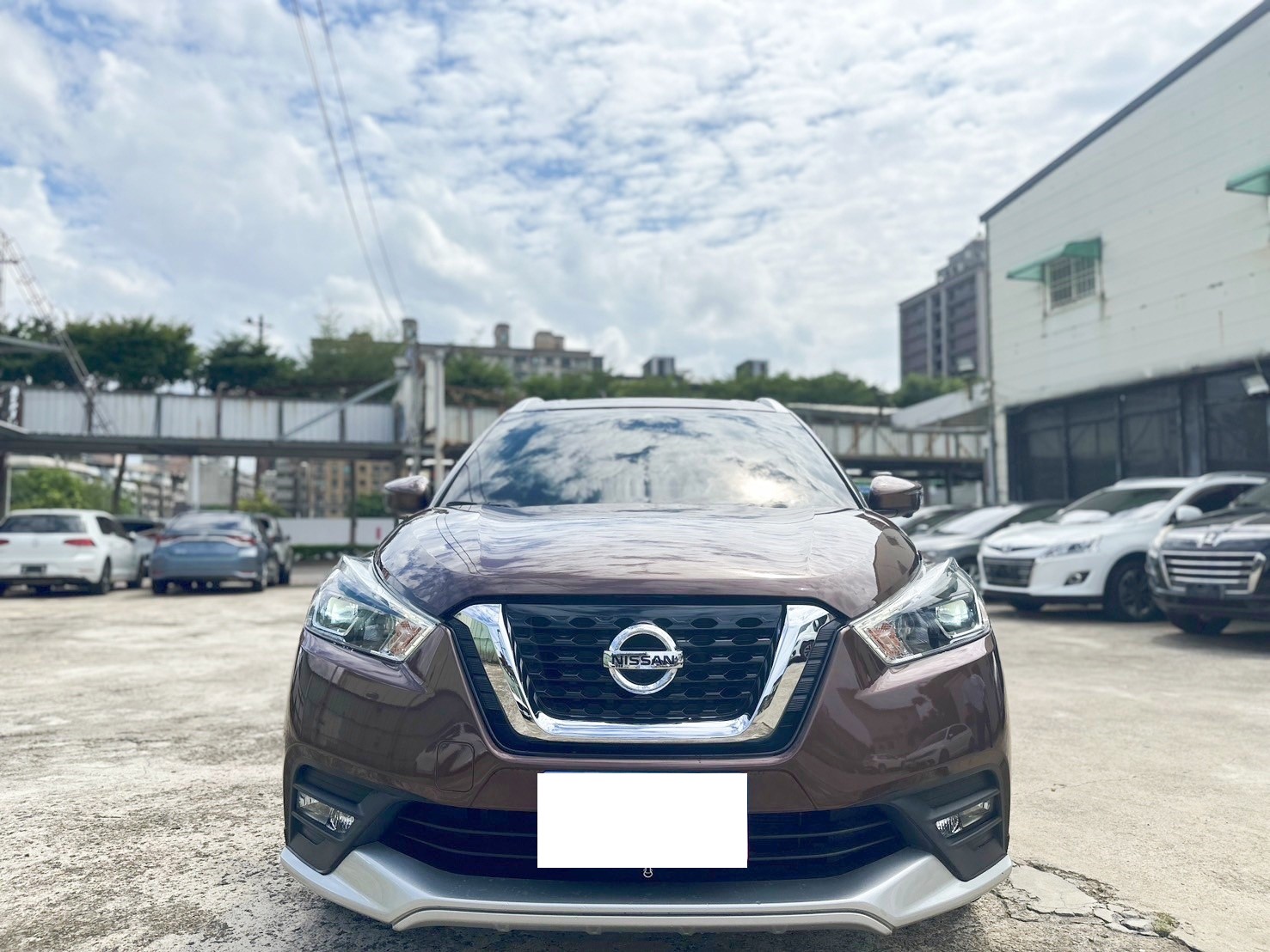2019日產 KICKS 棕色 1.5 小家庭系列款  第1張相片