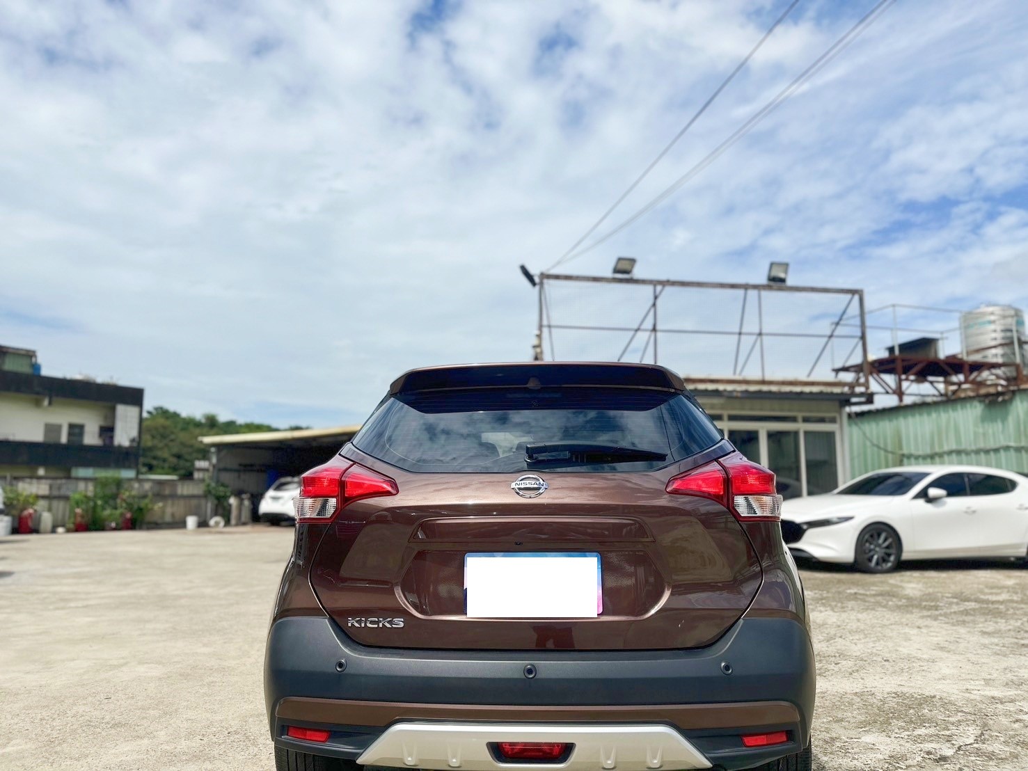 2019日產 KICKS 棕色 1.5 小家庭系列款  第12張相片