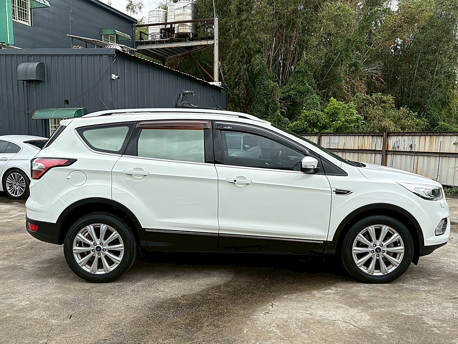 Ford KugaEcoBoost 245 CP360旗艦型 四輪驅動 電話:0963070555同LINE  第19張相片