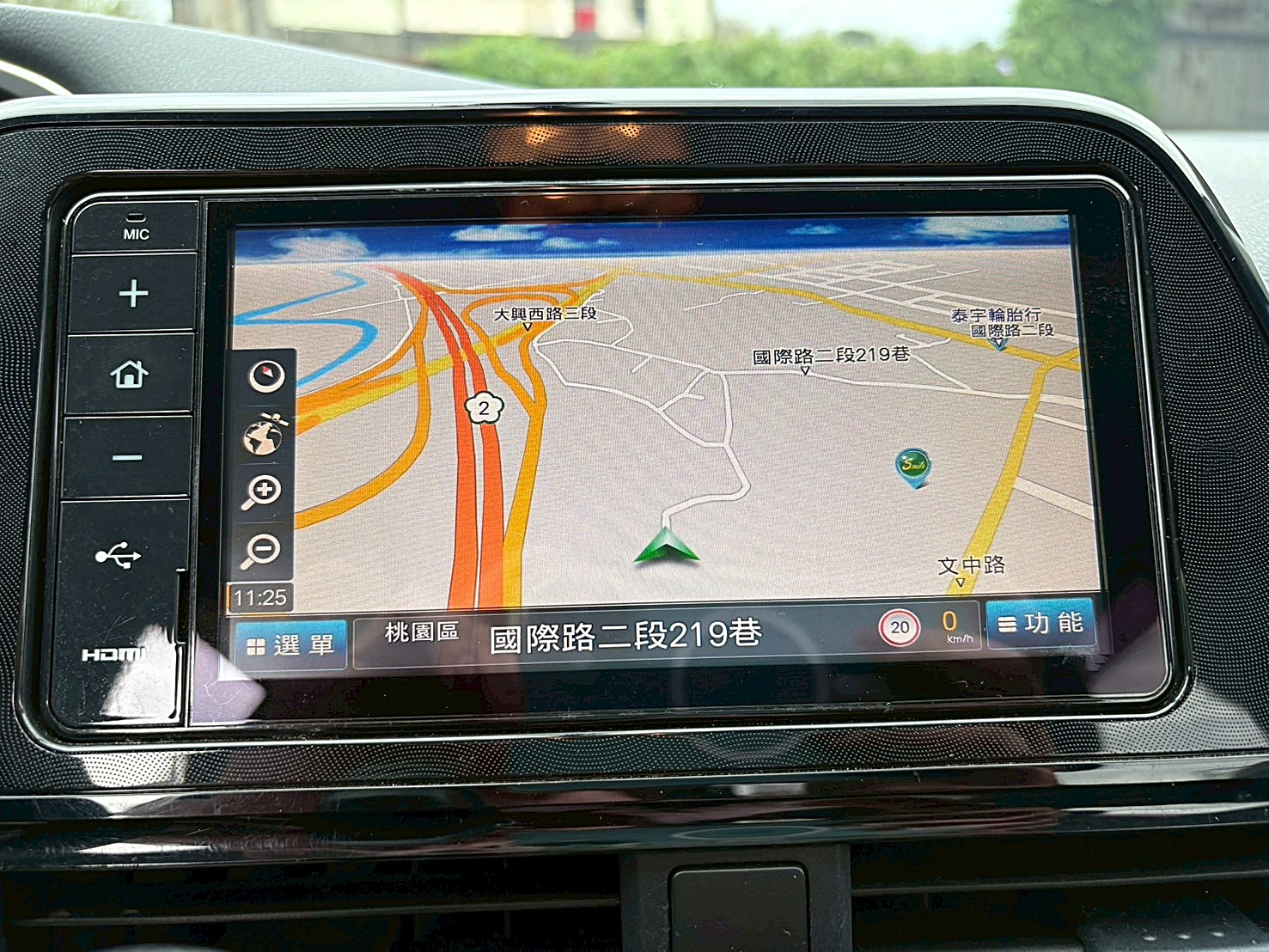 TOYOTA SIENTA 7人座豪華+單滑門 電話:0963070555同LINE  第7張相片