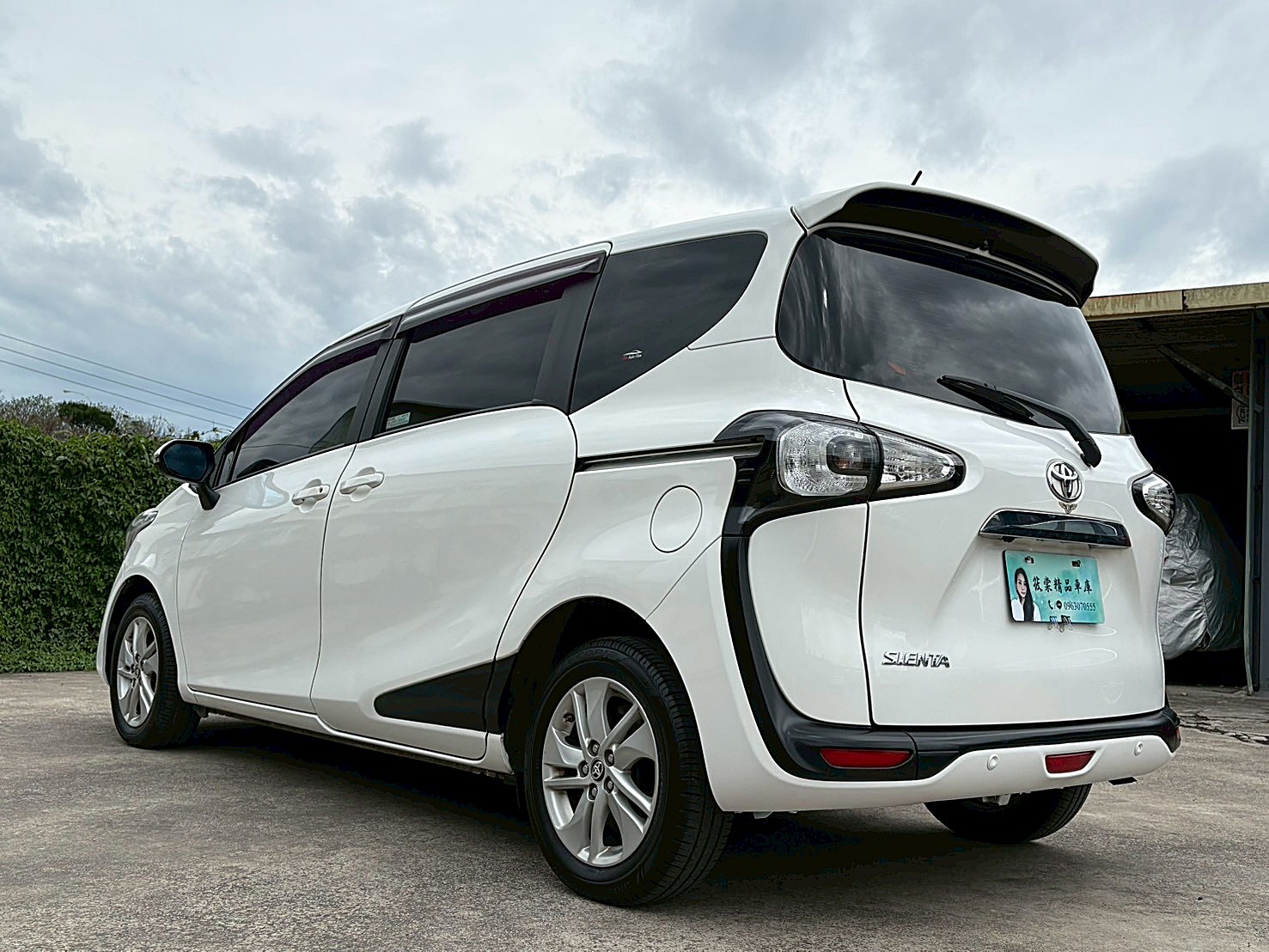 TOYOTA SIENTA 7人座豪華+單滑門 電話:0963070555同LINE  第17張相片