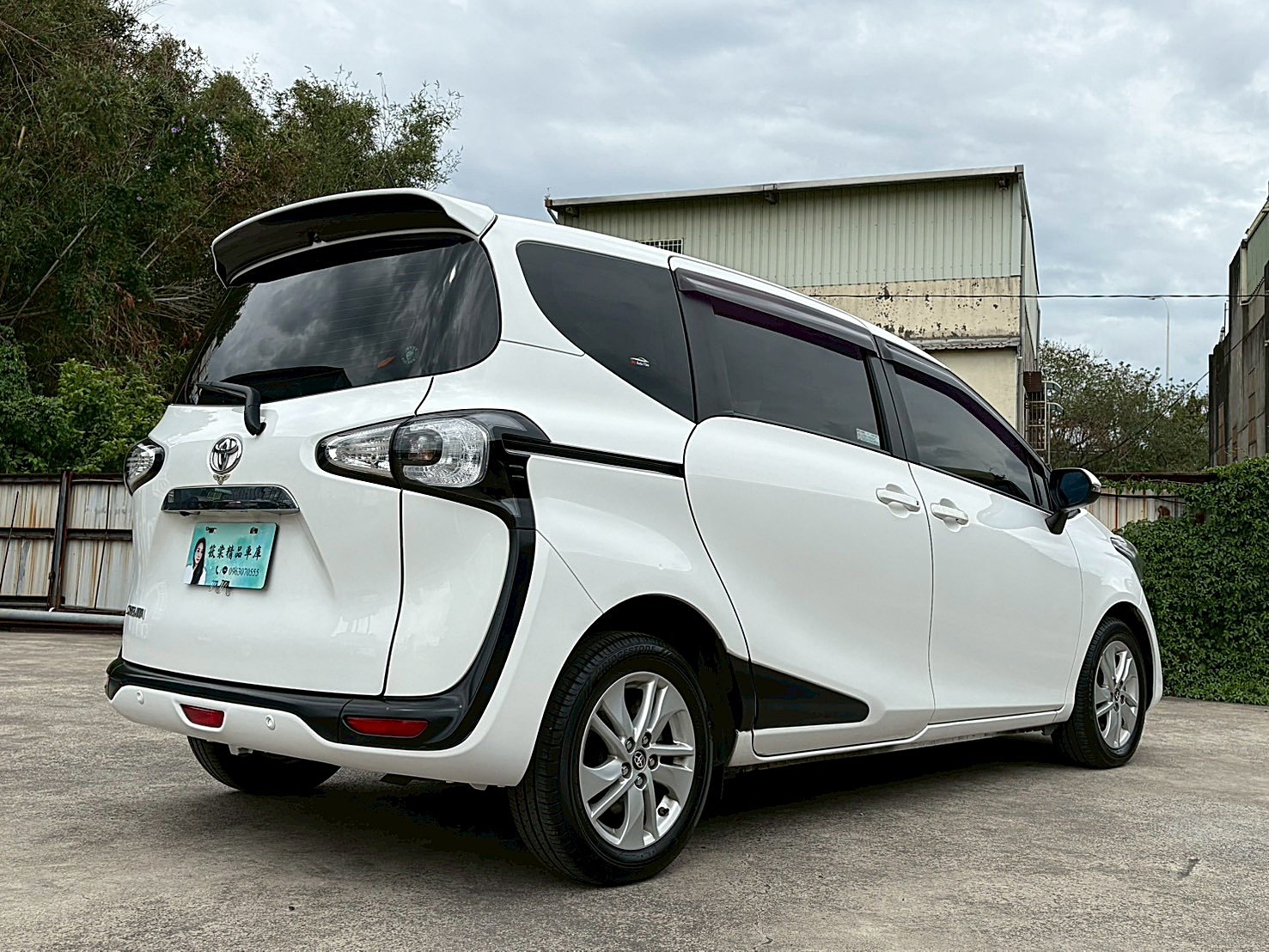 TOYOTA SIENTA 7人座豪華+單滑門 電話:0963070555同LINE  第20張相片