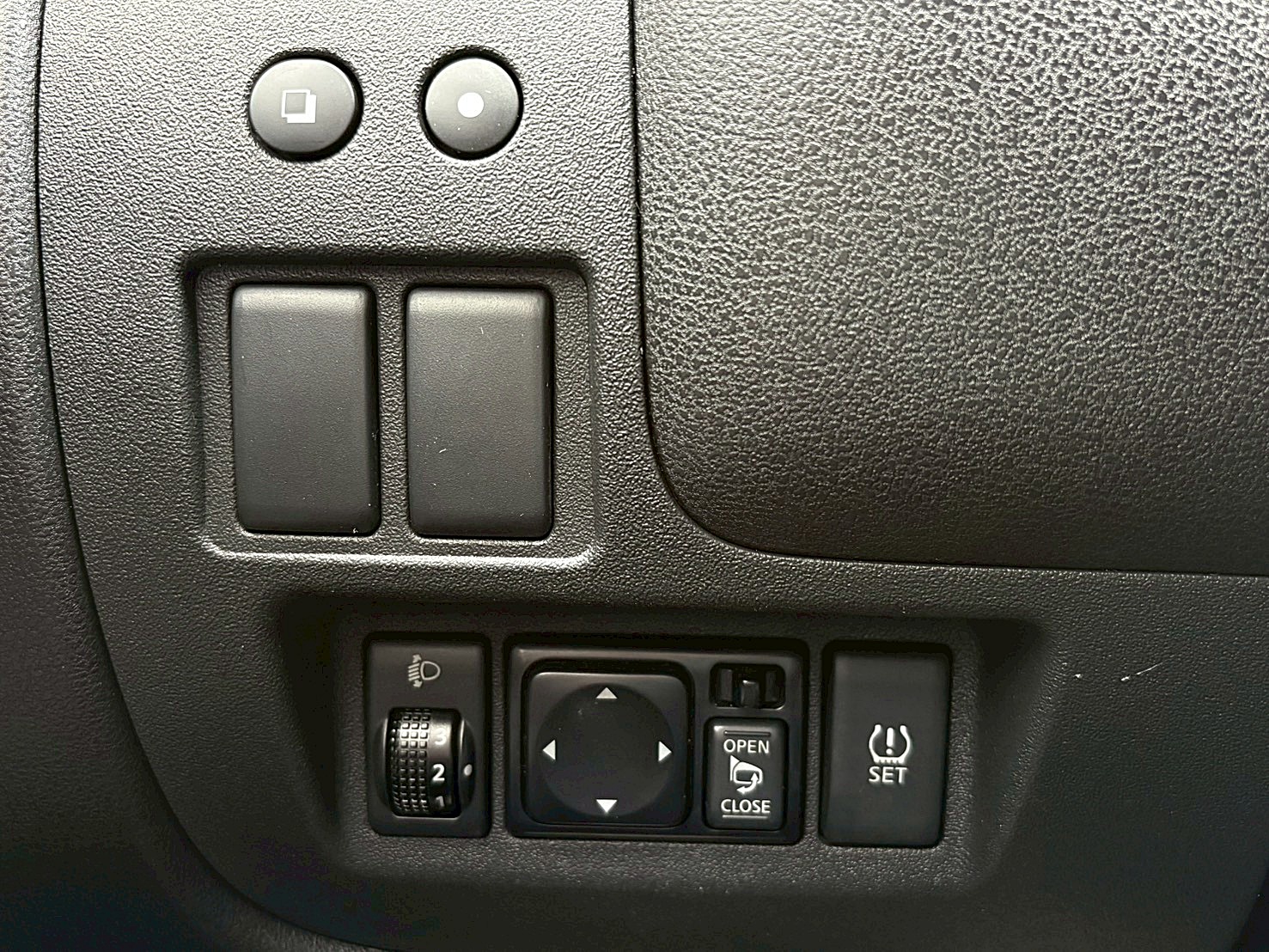 2017 Nissan March 1.5豪華版  電話:0963070555同LINE  第12張相片
