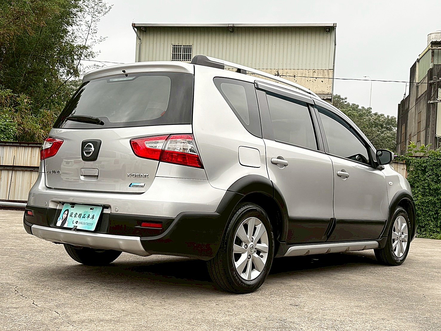2016Nissan Livina 豪華版 原廠保養 電話:0963070555同LINE  第14張相片