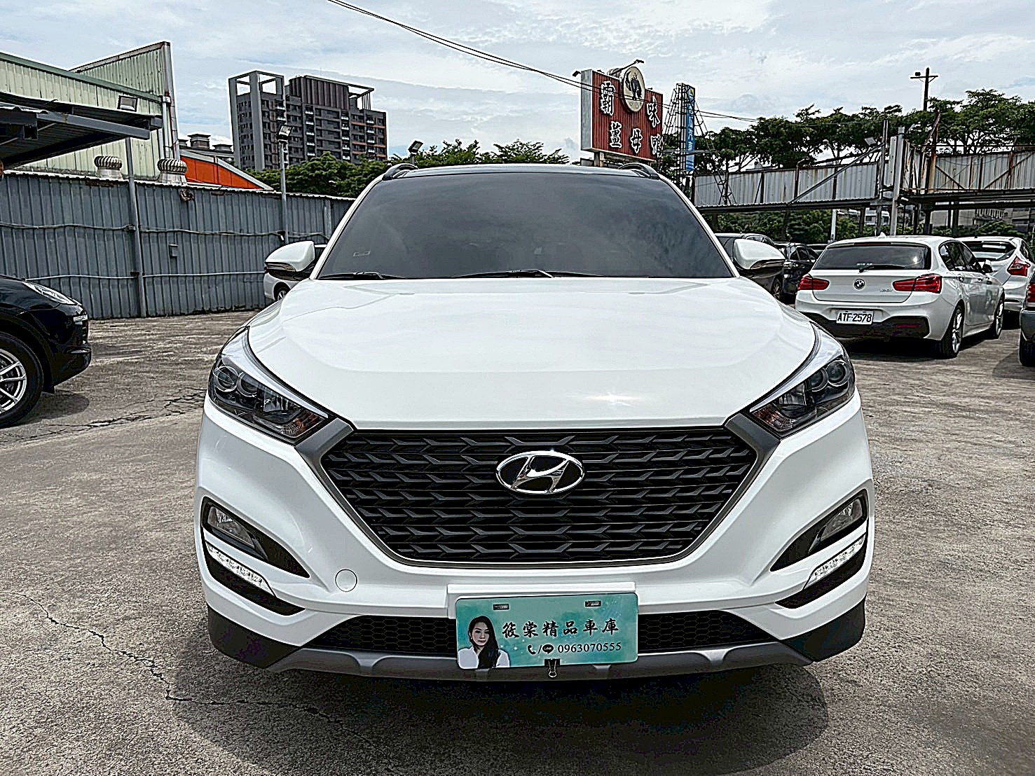 2018 HYUNDA TUCSON 尊貴Turbo 原廠保養 盲點 電話:0963070555同LINE  第2張相片