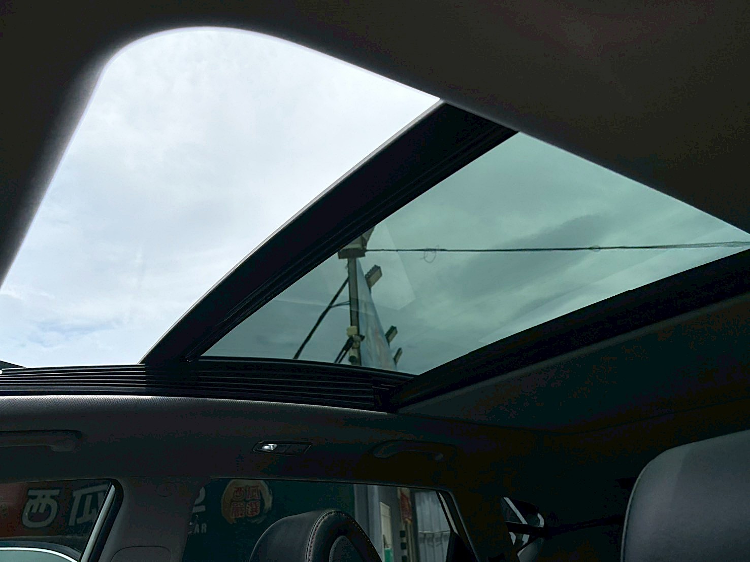 2018 HYUNDA TUCSON 尊貴Turbo 原廠保養 盲點 電話:0963070555同LINE  第6張相片