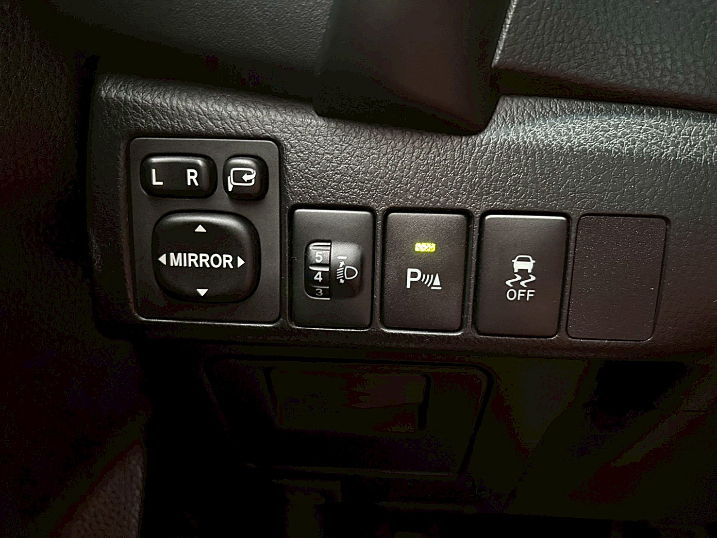 2018Toyota Corolla Altis 豪華版 原廠保養 CarPlay 電話:09636070555同LINE  第9張相片