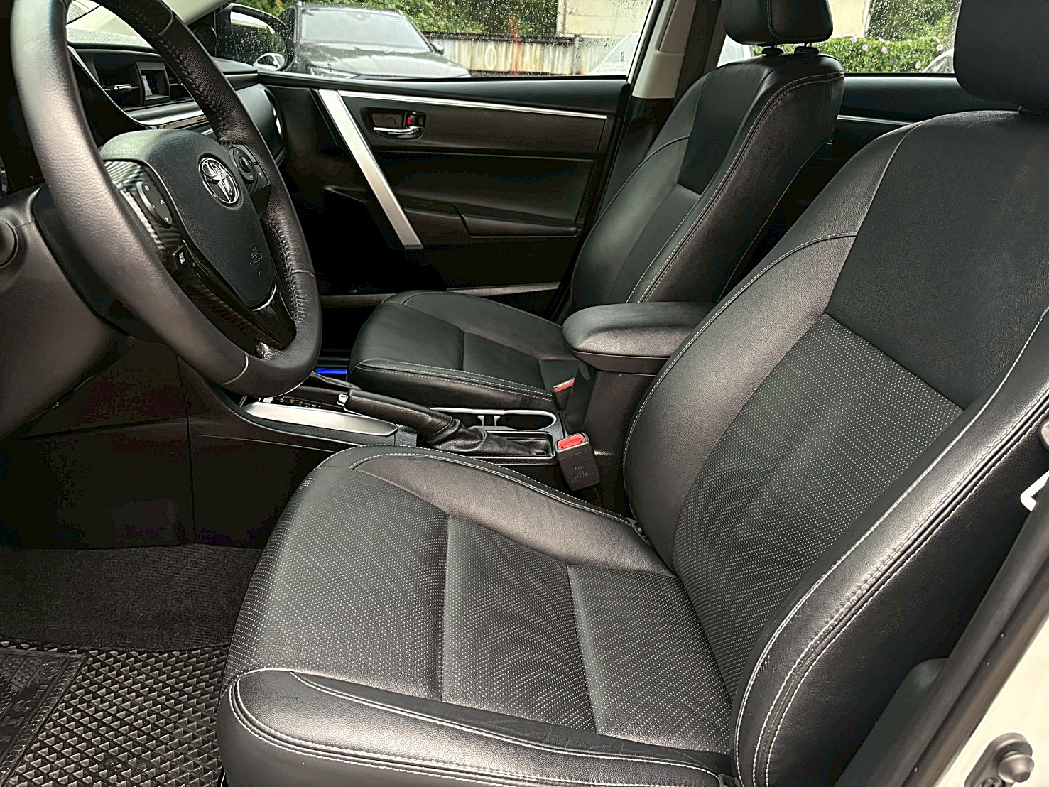 2018Toyota Corolla Altis 豪華版 原廠保養 CarPlay 電話:09636070555同LINE  第15張相片