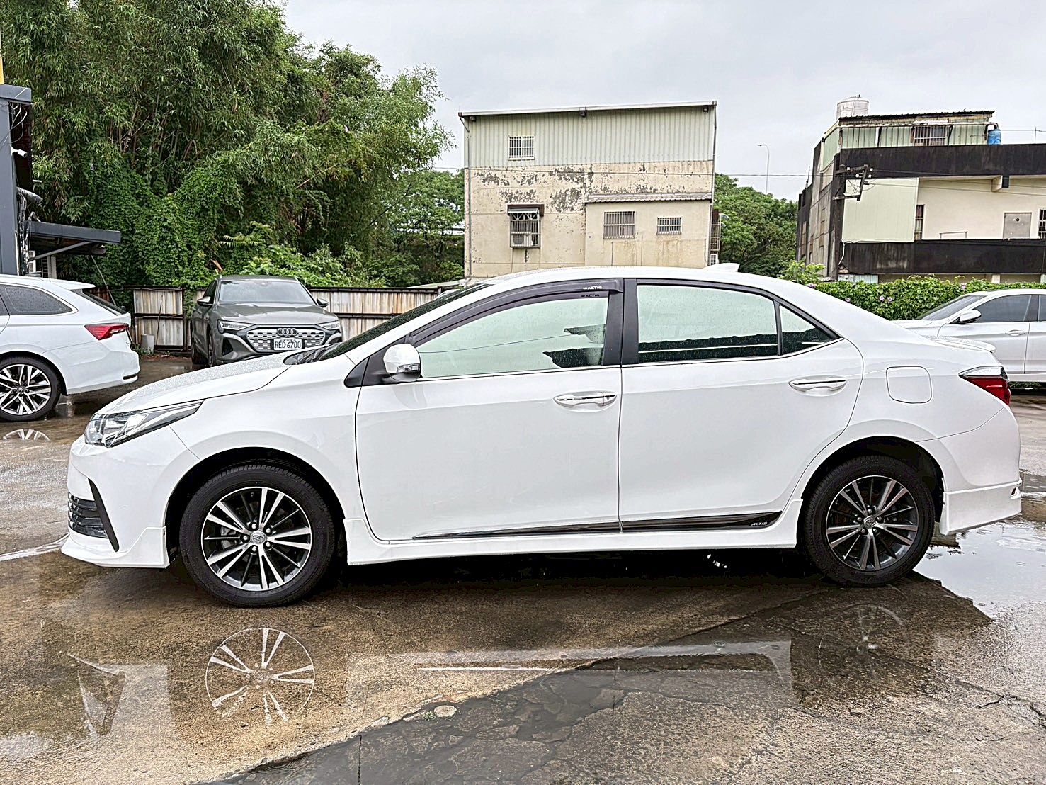 2018Toyota Corolla Altis 豪華版 原廠保養 CarPlay 電話:09636070555同LINE  第19張相片