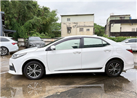 2018Toyota Corolla Altis 豪華版 原廠保養 CarPlay 電話:09636070555同LINE  第19張縮圖
