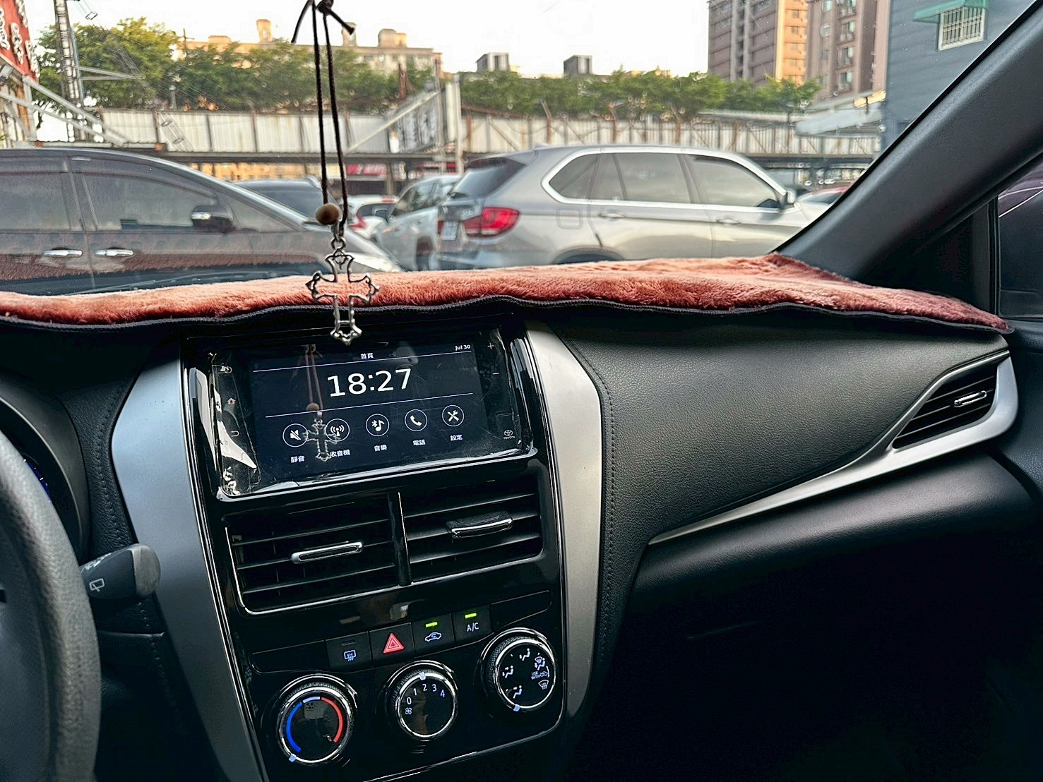 2018TOYOTA YARIS1.5里程6萬 電話:0963070555  第8張相片