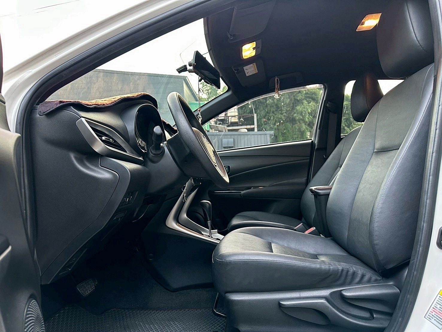 2018TOYOTA YARIS1.5里程6萬 電話:0963070555  第11張相片