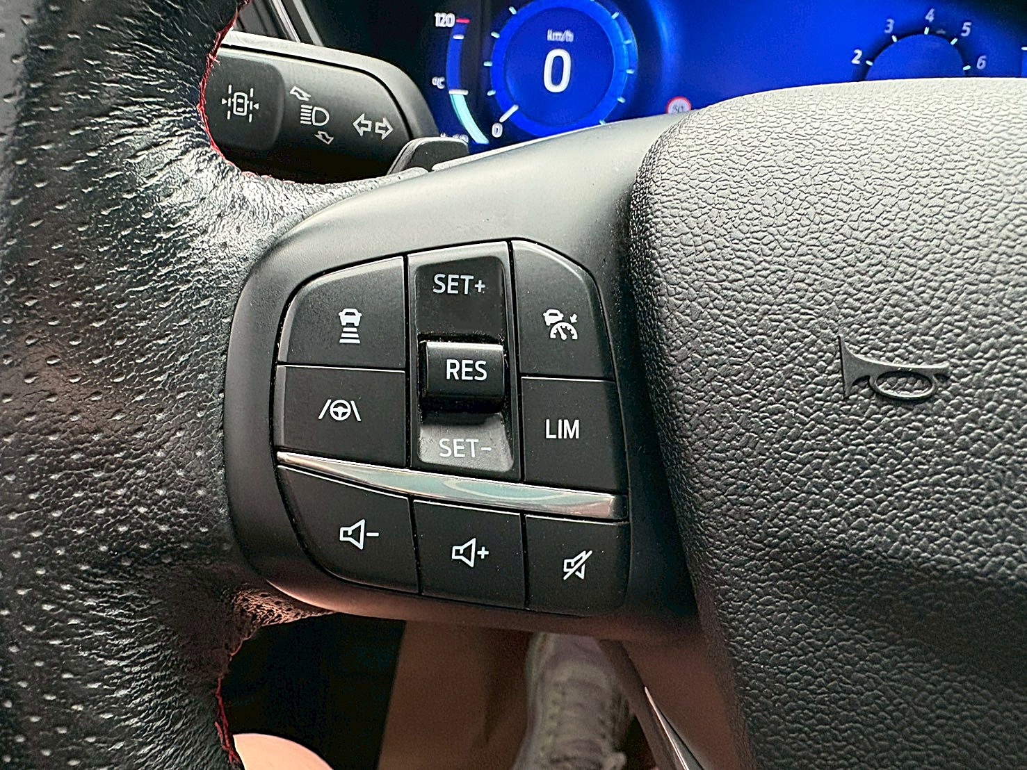 2020FORD KUGA2.0STLine里程7萬 全車原版件 電話0963070555同LINE  第8張相片