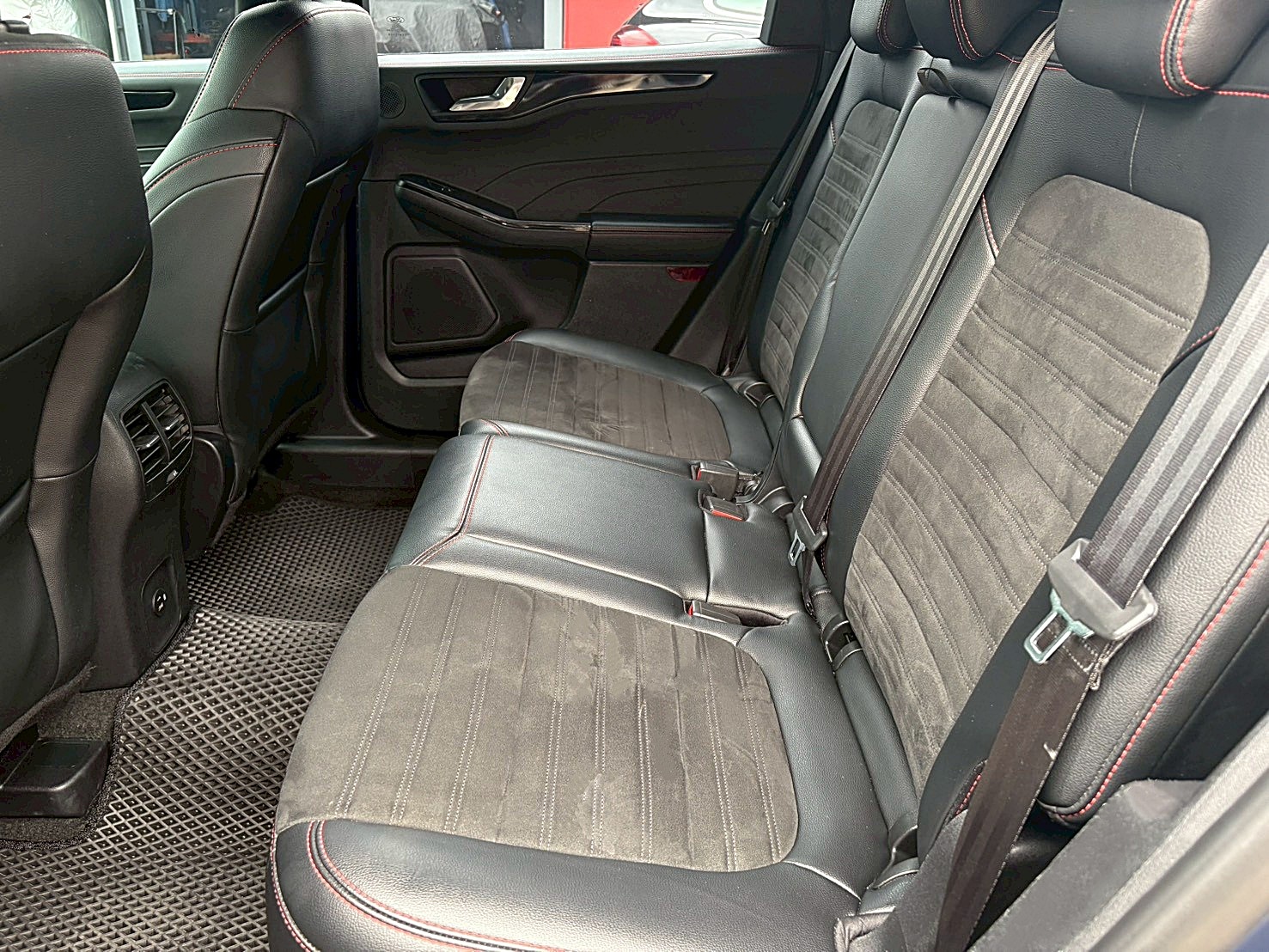 2020FORD KUGA2.0STLine里程7萬 全車原版件 電話0963070555同LINE  第14張相片