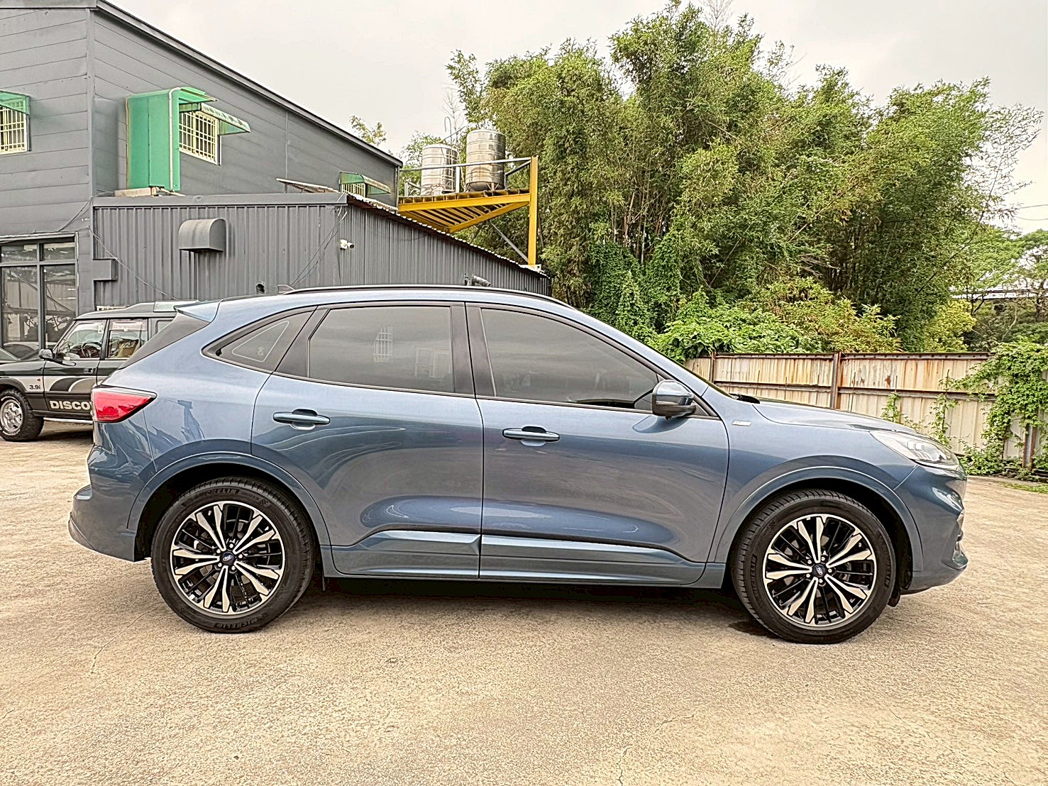 2020FORD KUGA2.0STLine里程7萬 全車原版件 電話0963070555同LINE  第19張相片