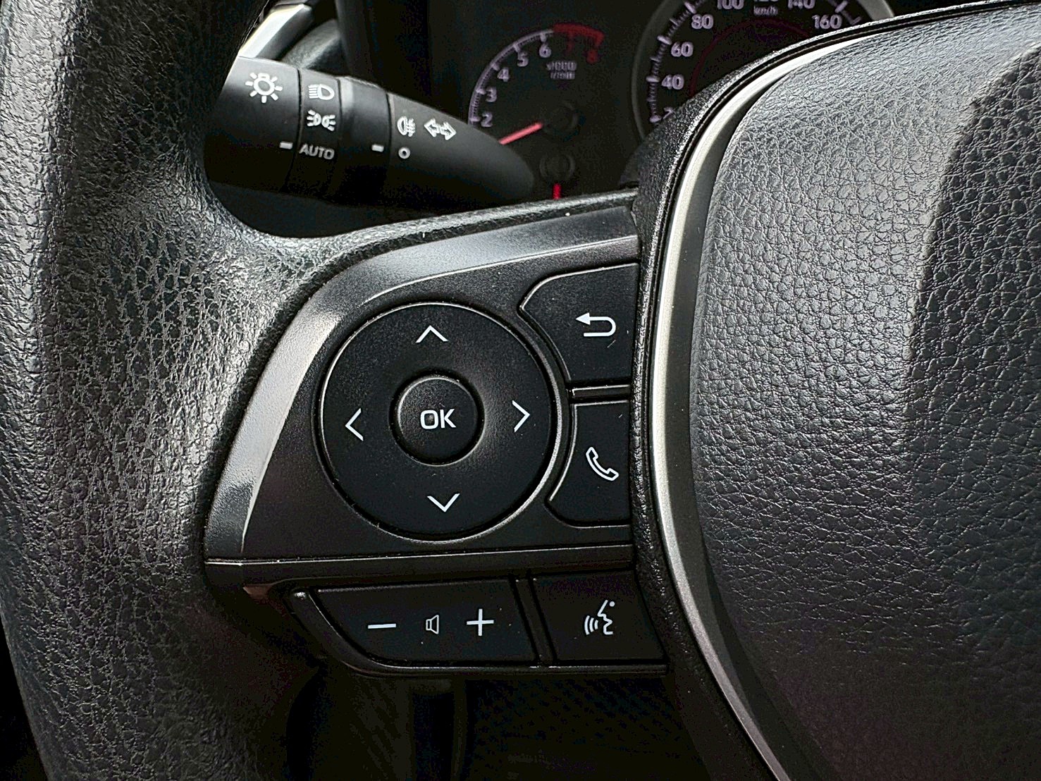 2022TOYOTA  Corolla Cross豪華版原廠保養 原版件ACC主動跟車電話:0963070555同LINE  第9張相片