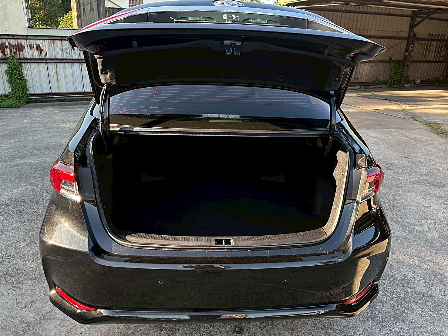 2022TOYOTA ALTIS1.8升級豪華版里程1萬 IKEY可怠速不熄火下車鎖門 電話:0963070555同LINE  第14張相片