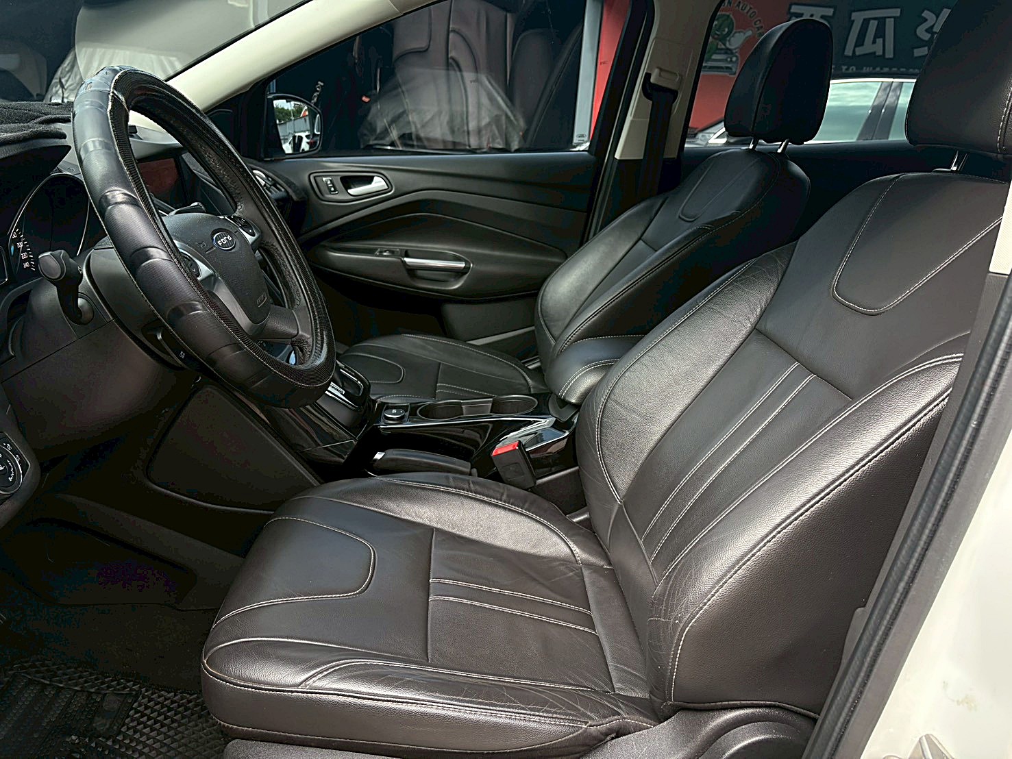2015FORD KUGA1.6 白色時尚經典型 只跑9.9萬 電話:0963070555同LINE  第13張相片