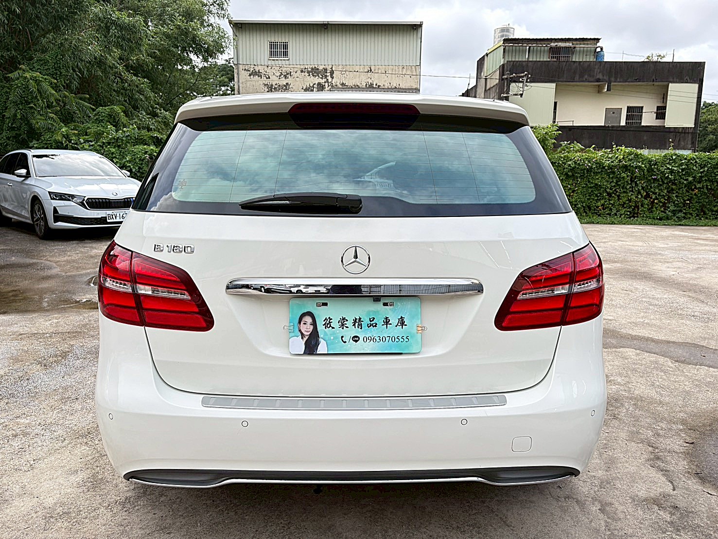 2015 BENZ B-Class B180 1.6全車原版件電話:0963070555同LINE  第16張相片