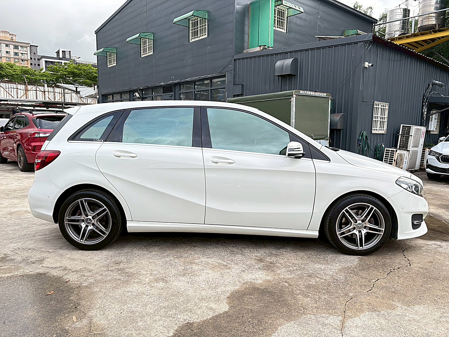2015 BENZ B-Class B180 1.6全車原版件電話:0963070555同LINE  第17張相片