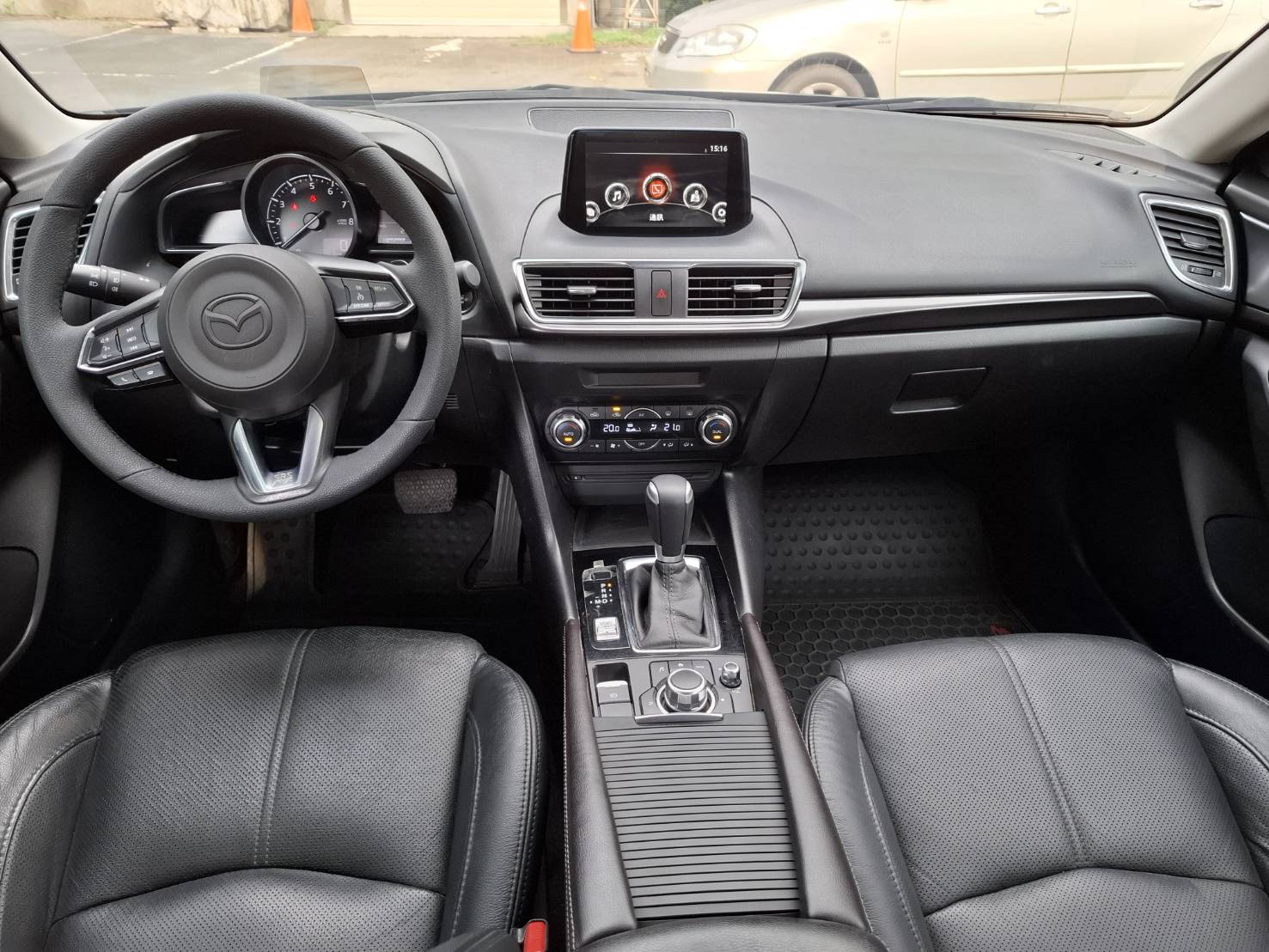 2016年MAZＤA ３優質流線美車  -歡迎預約賞車 洽: 0912-423-585 宋小姐 LINE: goo5168 貸款專辦 強力過件 協助信用瑕疵者辦理貸款  第13張相片