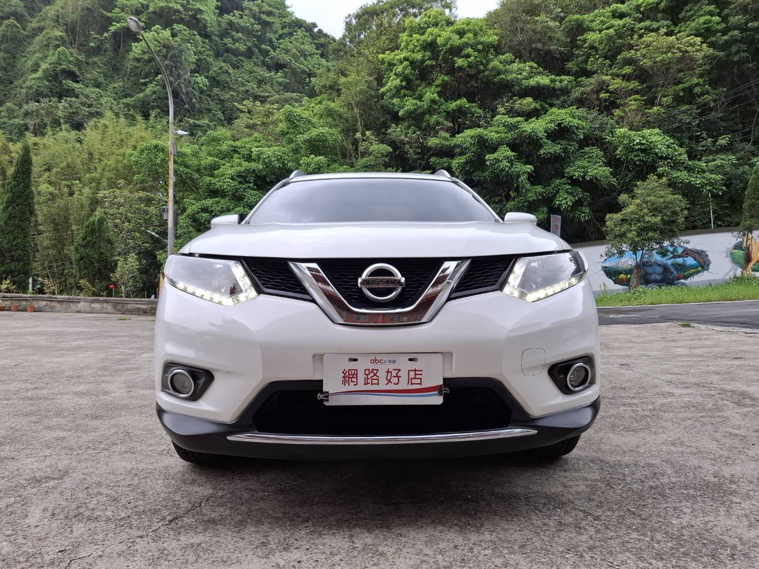 2017年NISSAN X-TRAIL 2.0 玩美版 ~實車~實圖~實用空間大 歡迎預約賞車 LINEgoo5168 洽: 0912423585宋小姐 貸款專辦 強力過件  第3張相片