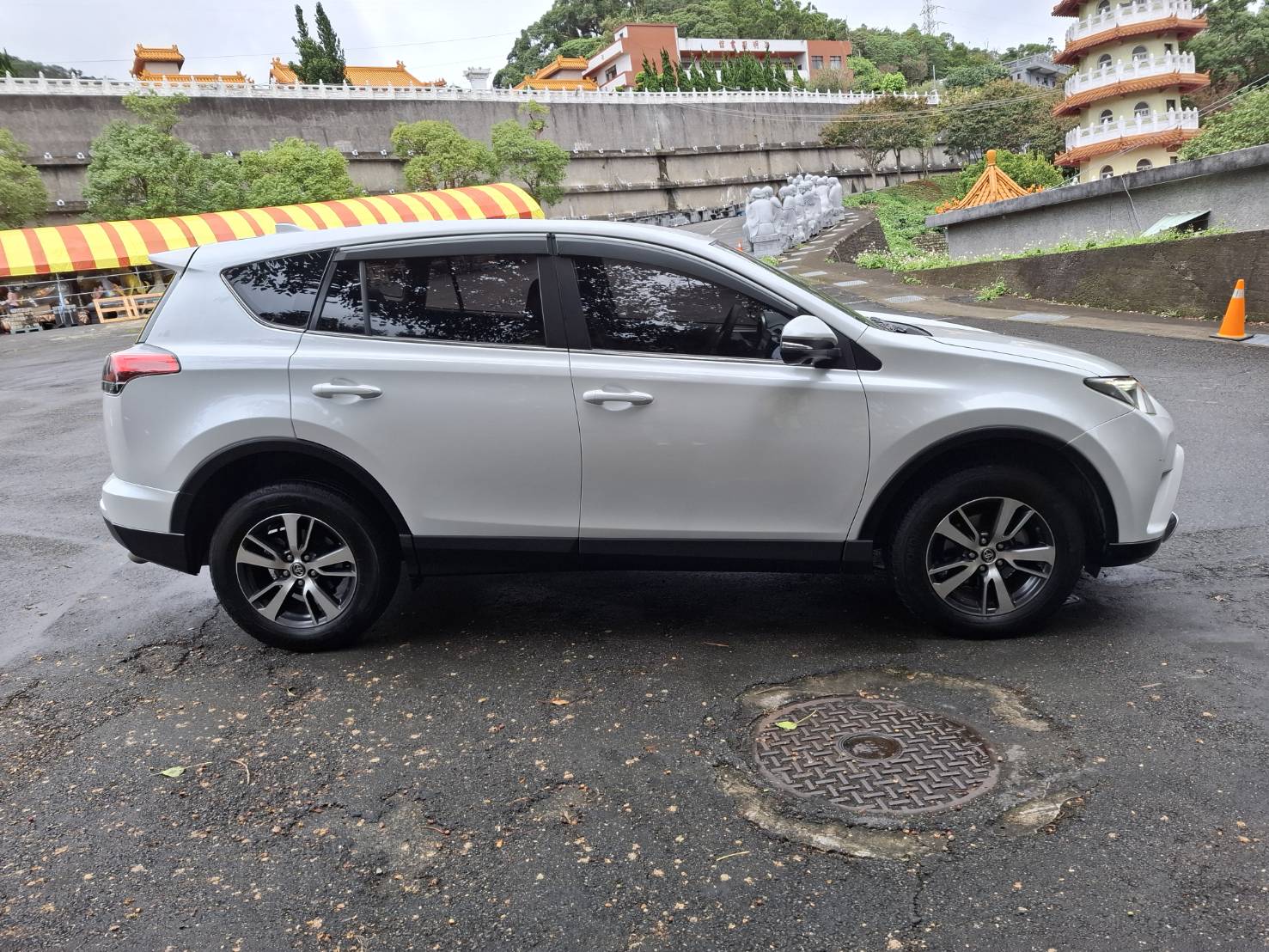 2018年TOYOTA RAV4貸款專辦 強力過件 協助信用瑕疵者辦理貸款 歡迎預約賞車  LINEgoo5168 洽: 0912423585宋小姐  第11張相片