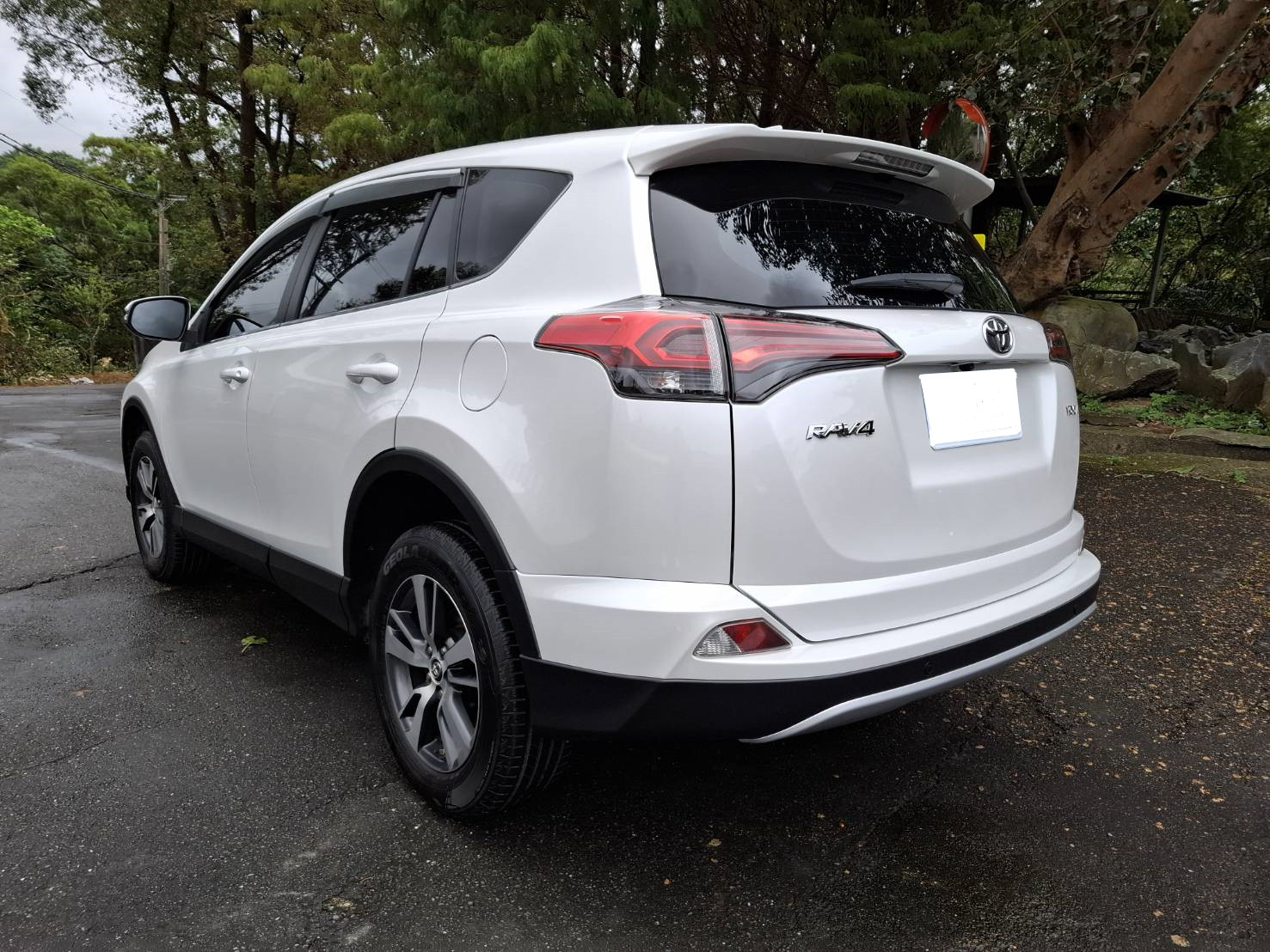 2018年TOYOTA RAV4貸款專辦 強力過件 協助信用瑕疵者辦理貸款 歡迎預約賞車  LINEgoo5168 洽: 0912423585宋小姐  第12張相片