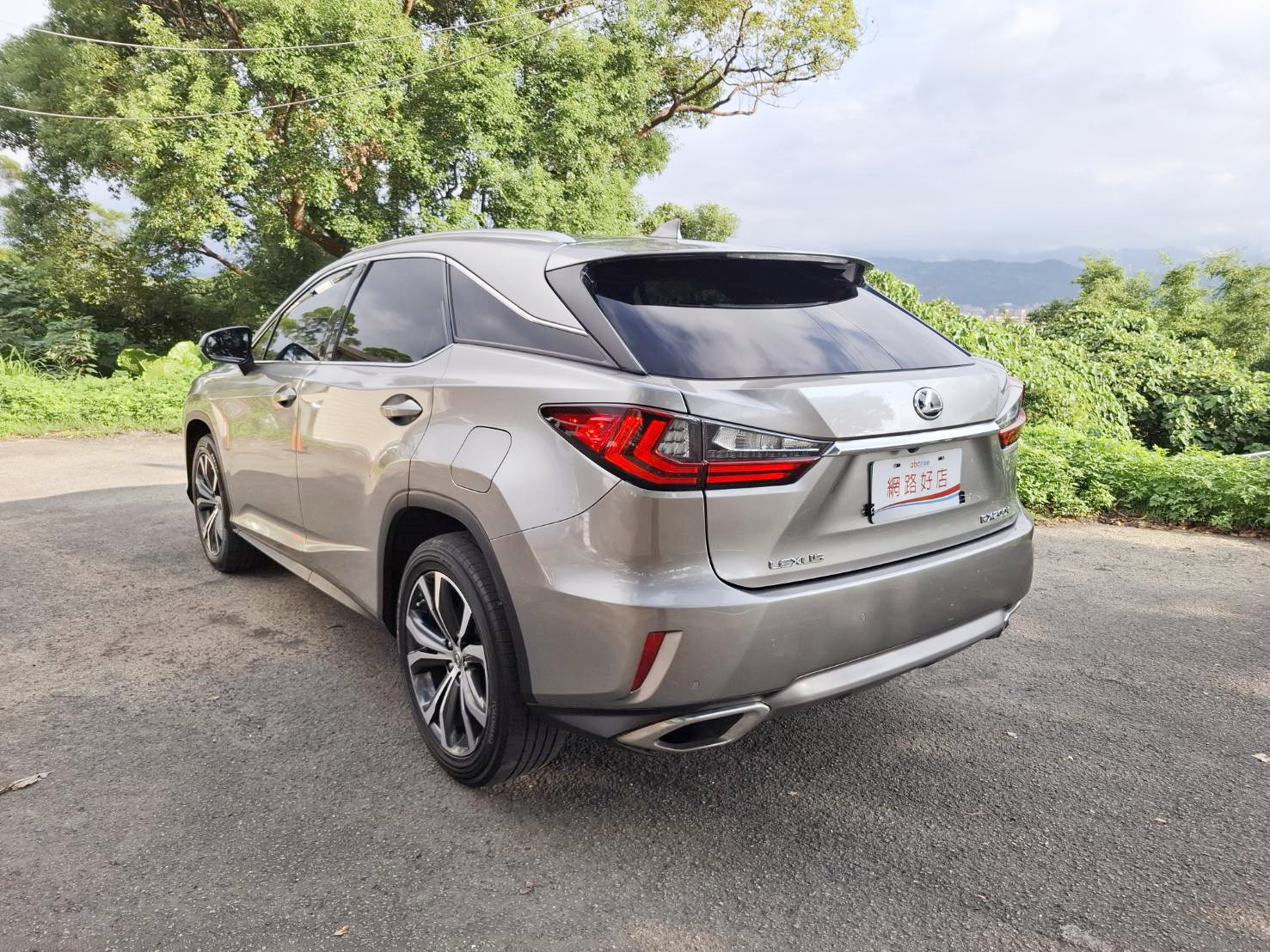 2016年LEXUS RX200T 2.0 頂級款 原版件.高雅時尚.舒適氣派歡迎預約賞車 ID: goo5168 洽: 宋小姐 0912-423-585貸款專辦 強力過件 協助信用瑕疵者辦理貸款  第17張相片