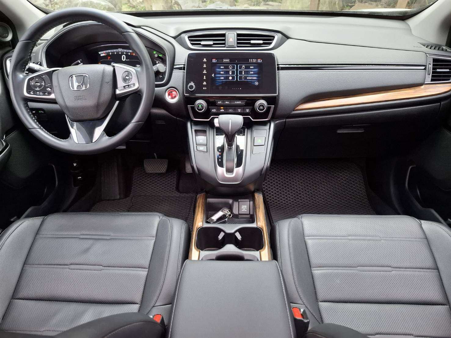 2017年HONDA CR-V S  省油美車 實車實圖~實用大空間 無泡水無事故實車在店歡迎預約賞車 LINEgoo5168洽: 0912-423-585 宋小姐貸款專辦 強力過件  第6張相片