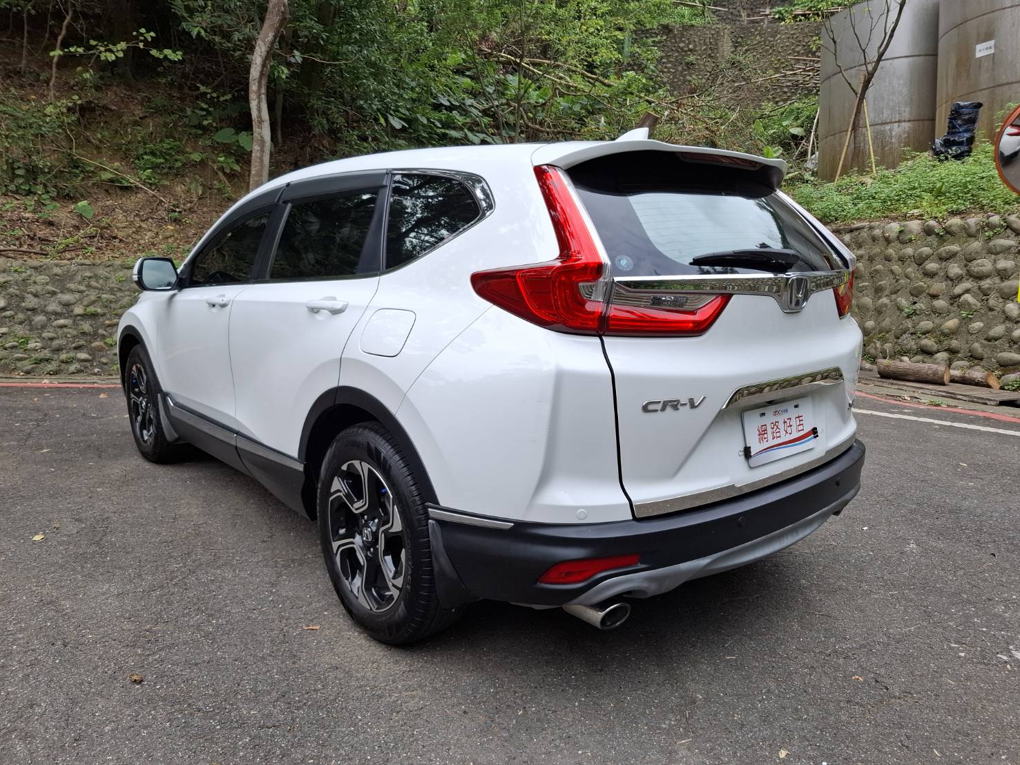 2017年HONDA CR-V S  省油美車 實車實圖~實用大空間 無泡水無事故實車在店歡迎預約賞車 LINEgoo5168洽: 0912-423-585 宋小姐貸款專辦 強力過件  第14張相片