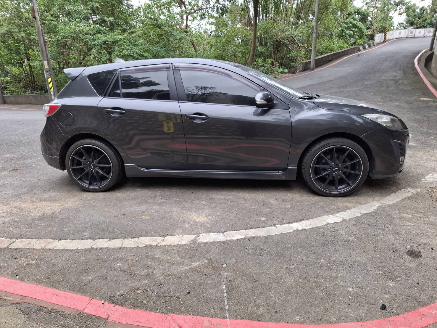 2011年MAZＤA ３~流線美車歡迎預約賞車洽: 0912-423-585 宋小姐洽LINE:goo5168強力過件 協助信用瑕疵者辦理貸款  第12張相片