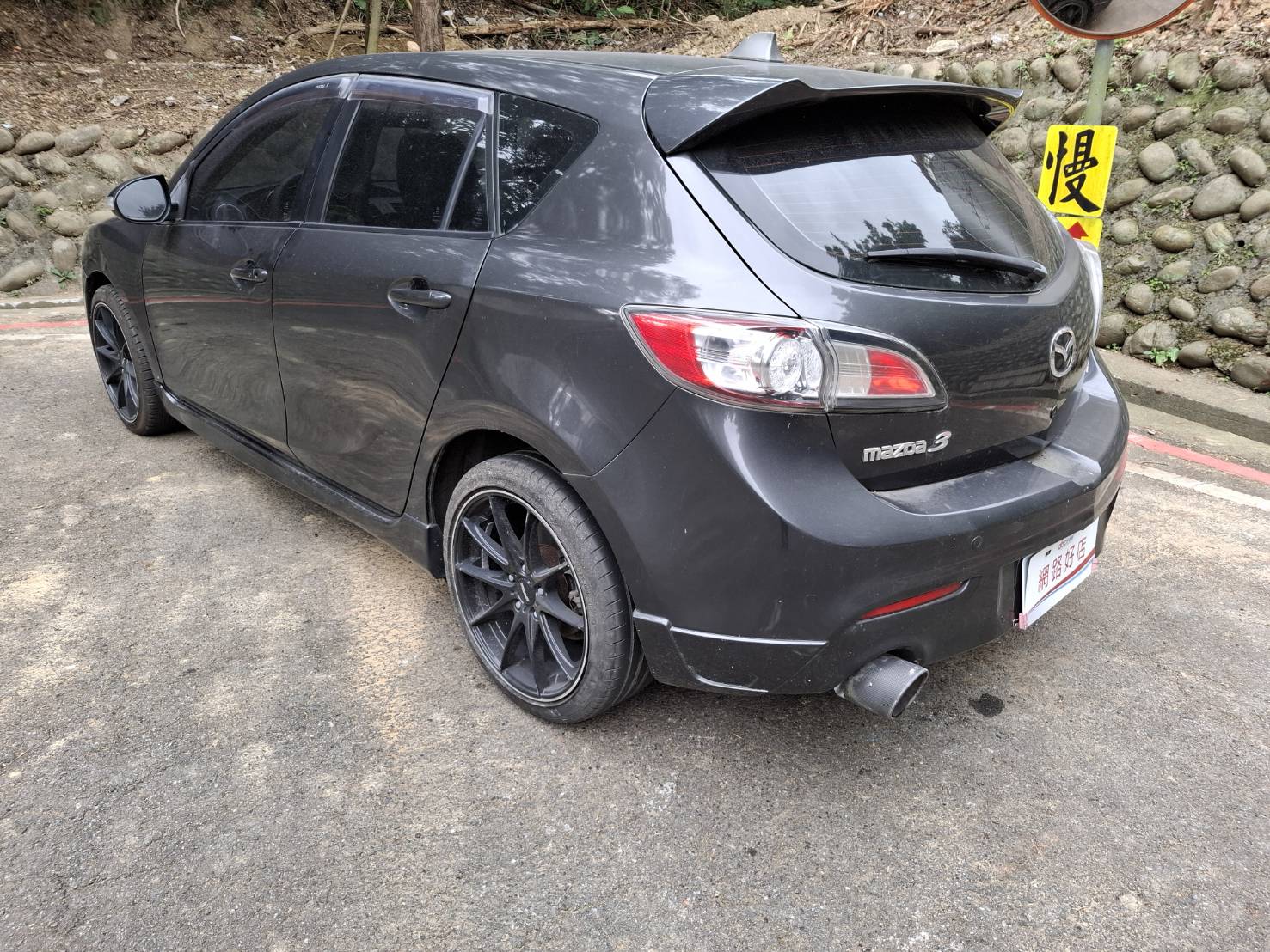 2011年MAZＤA ３~流線美車歡迎預約賞車洽: 0912-423-585 宋小姐洽LINE:goo5168強力過件 協助信用瑕疵者辦理貸款  第13張相片