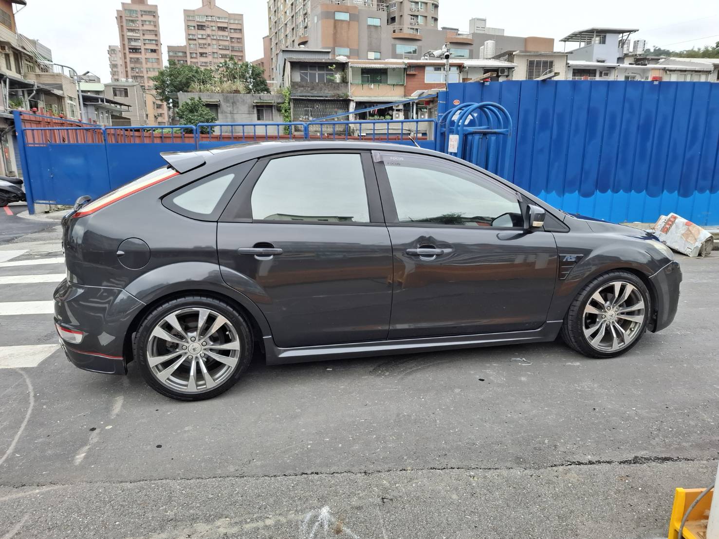2011年FORD FOCUS 2.0 實車~實圖~5門車便宜好代步 價格絕對讓您滿意歡迎預約賞車 洽:0912-423-585 宋小姐 LINE goo5168  第12張相片