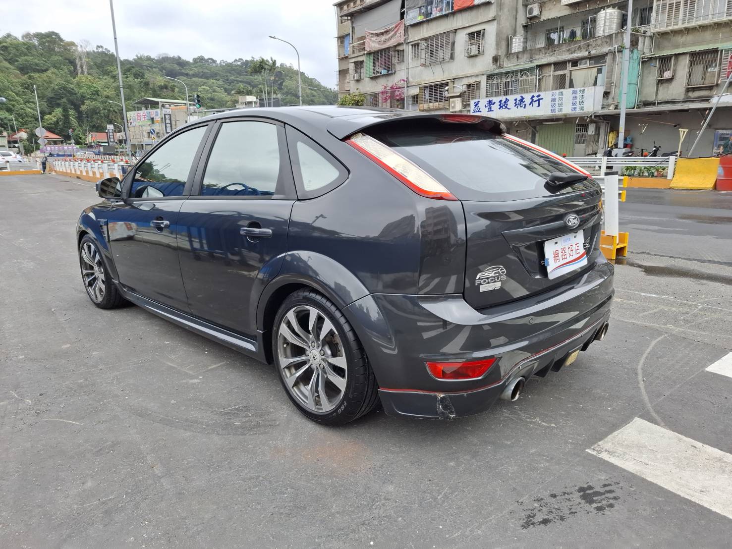 2011年FORD FOCUS 2.0 實車~實圖~5門車便宜好代步 價格絕對讓您滿意歡迎預約賞車 洽:0912-423-585 宋小姐 LINE goo5168  第13張相片