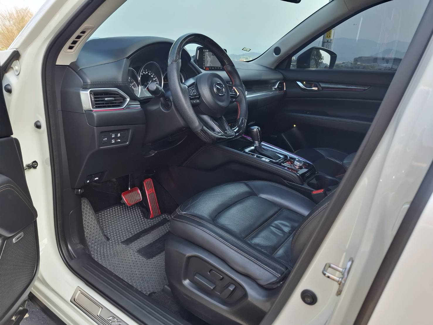 2019年MAZDA CX-5 旗艦版 改可調式避震器 改排氣管 改BBS加大鋁圈 內裝無菸疤 ~ 非常有氣氛 ~ 外觀無傷~歡迎預約賞車 LINEgoo5168 洽0912-423-585 宋小姐  第7張相片