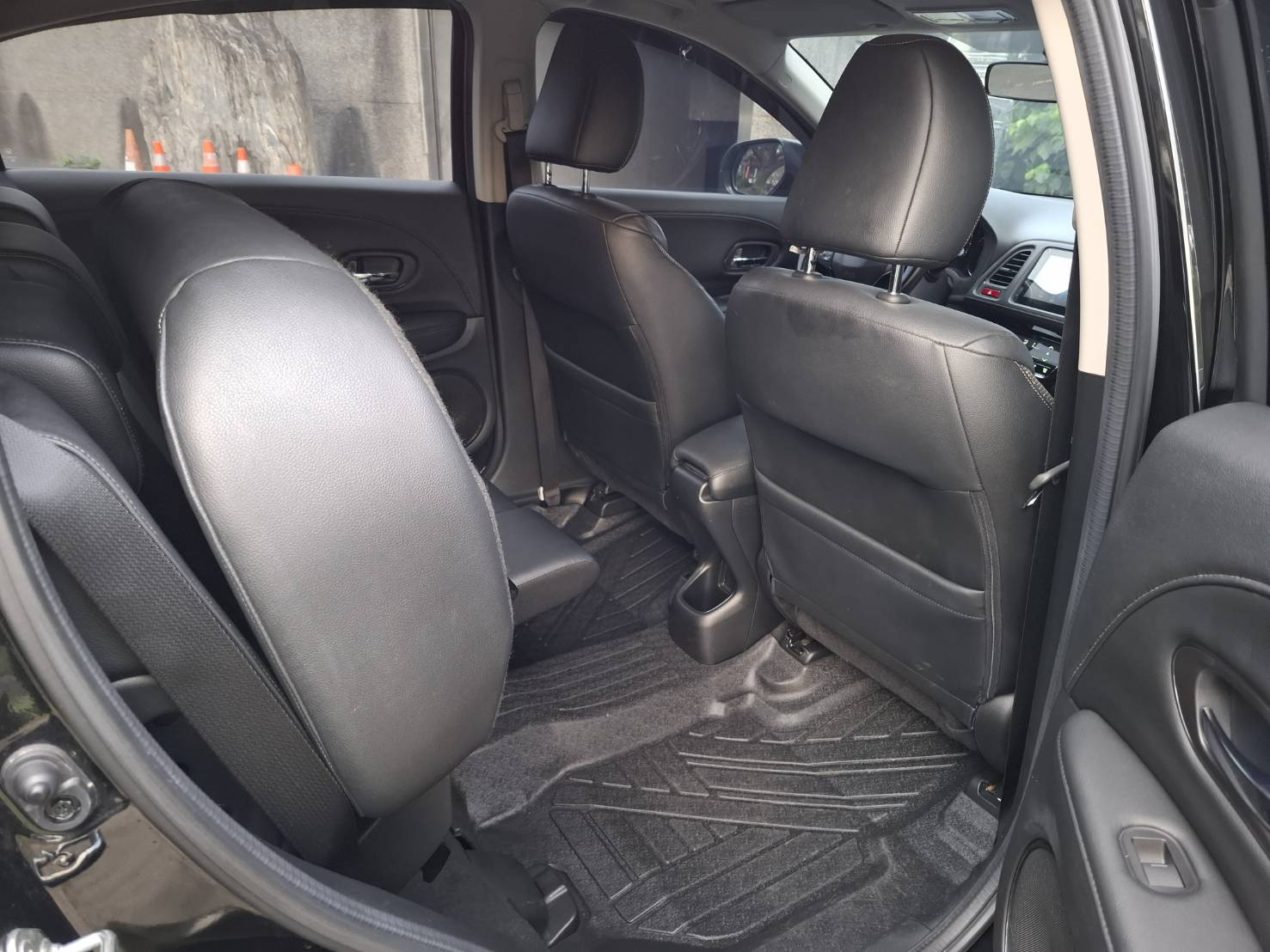 2019年HONDA HR-V 1.8 S 頂級款 小型休旅車省稅省油 好開好停歡迎預約賞車 LINEgoo5168 洽0912-423-585 宋小姐 貸款專辦 強力過件 協助辦理貸款  第9張相片